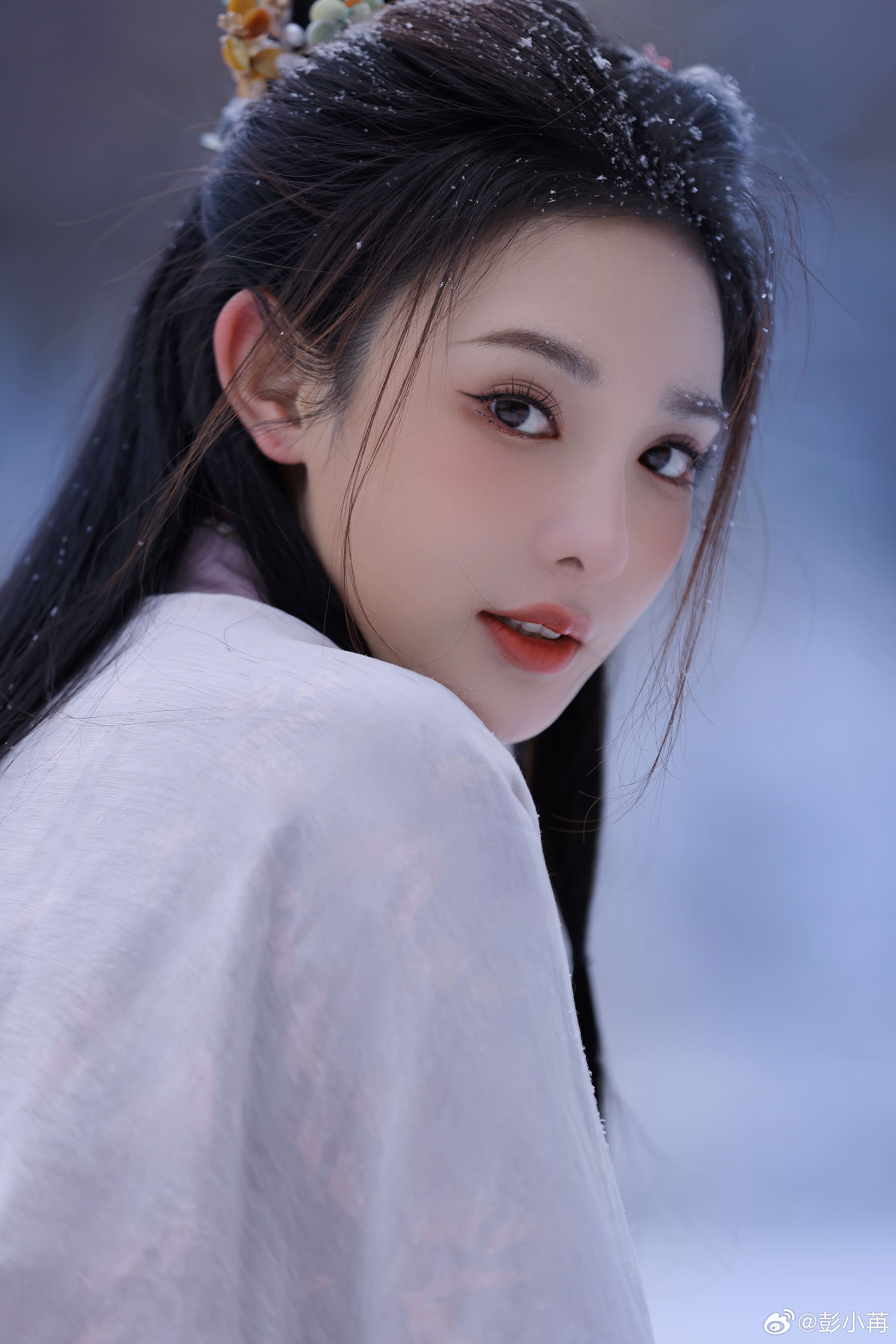 白雪輕衫一剪梅—彭小苒[高清套圖]-第1章-图片5