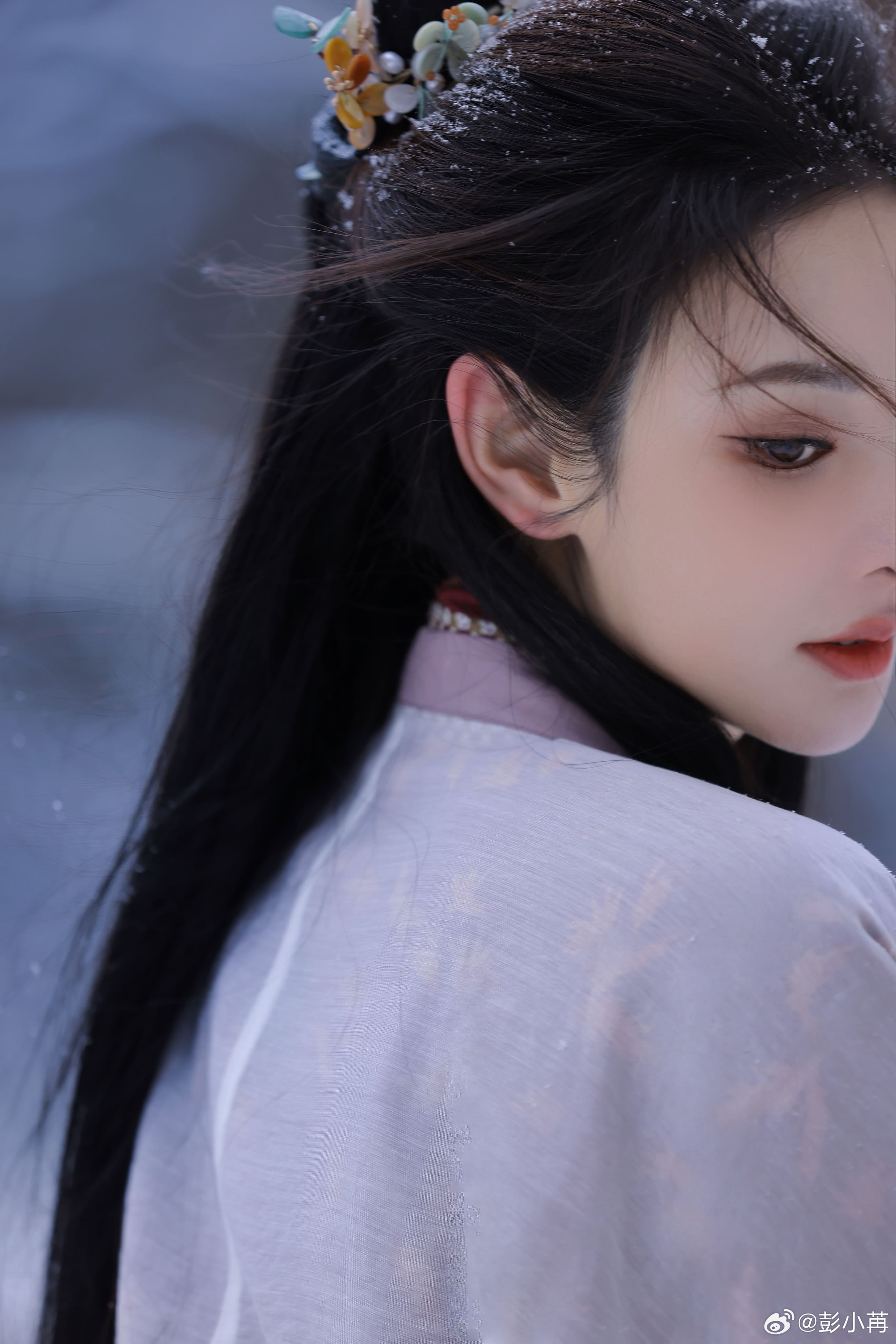 白雪輕衫一剪梅—彭小苒[高清套圖]-第1章-图片6