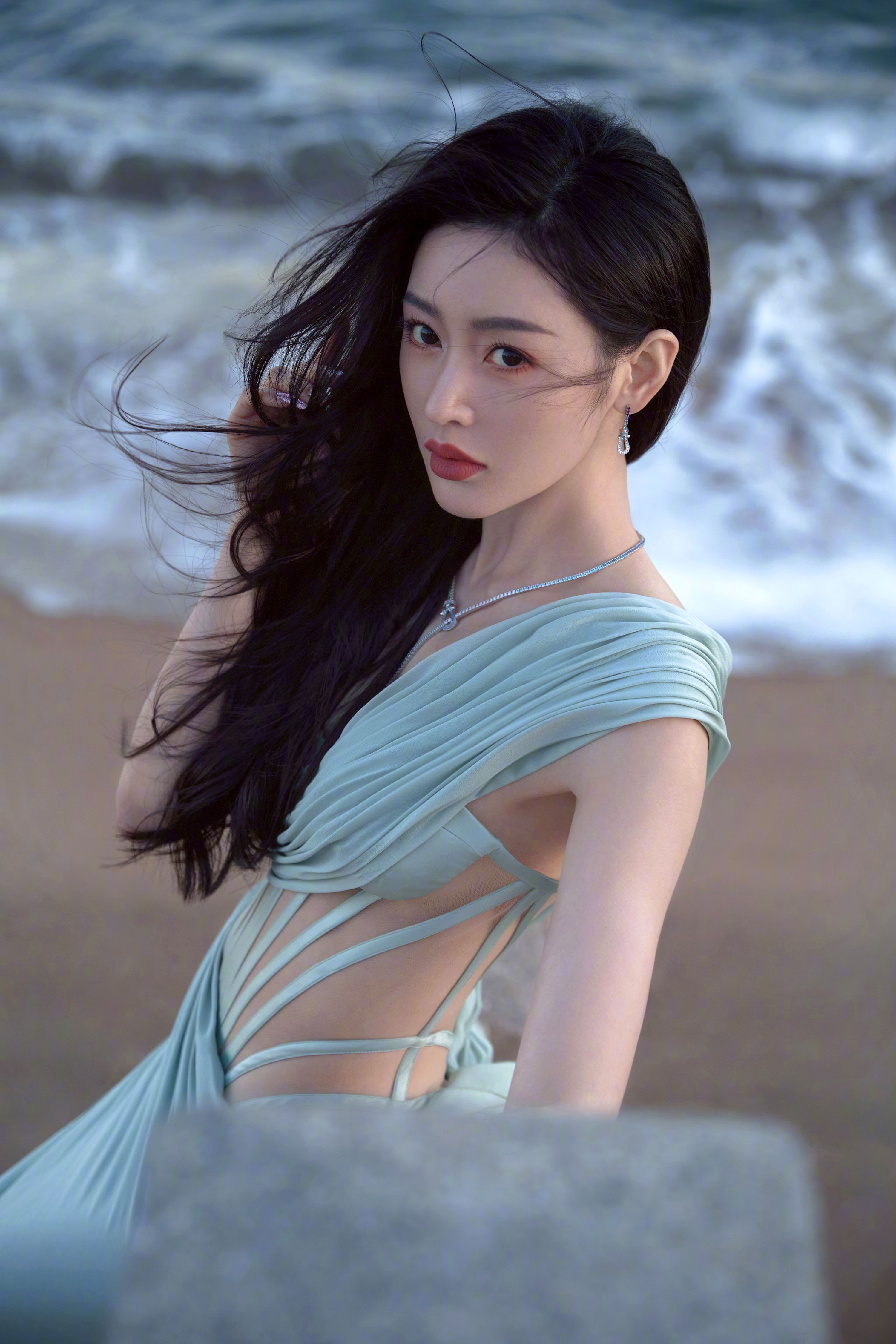 蔚藍海岸芳菲盎然—張天愛[高清套圖]-第1章-图片3