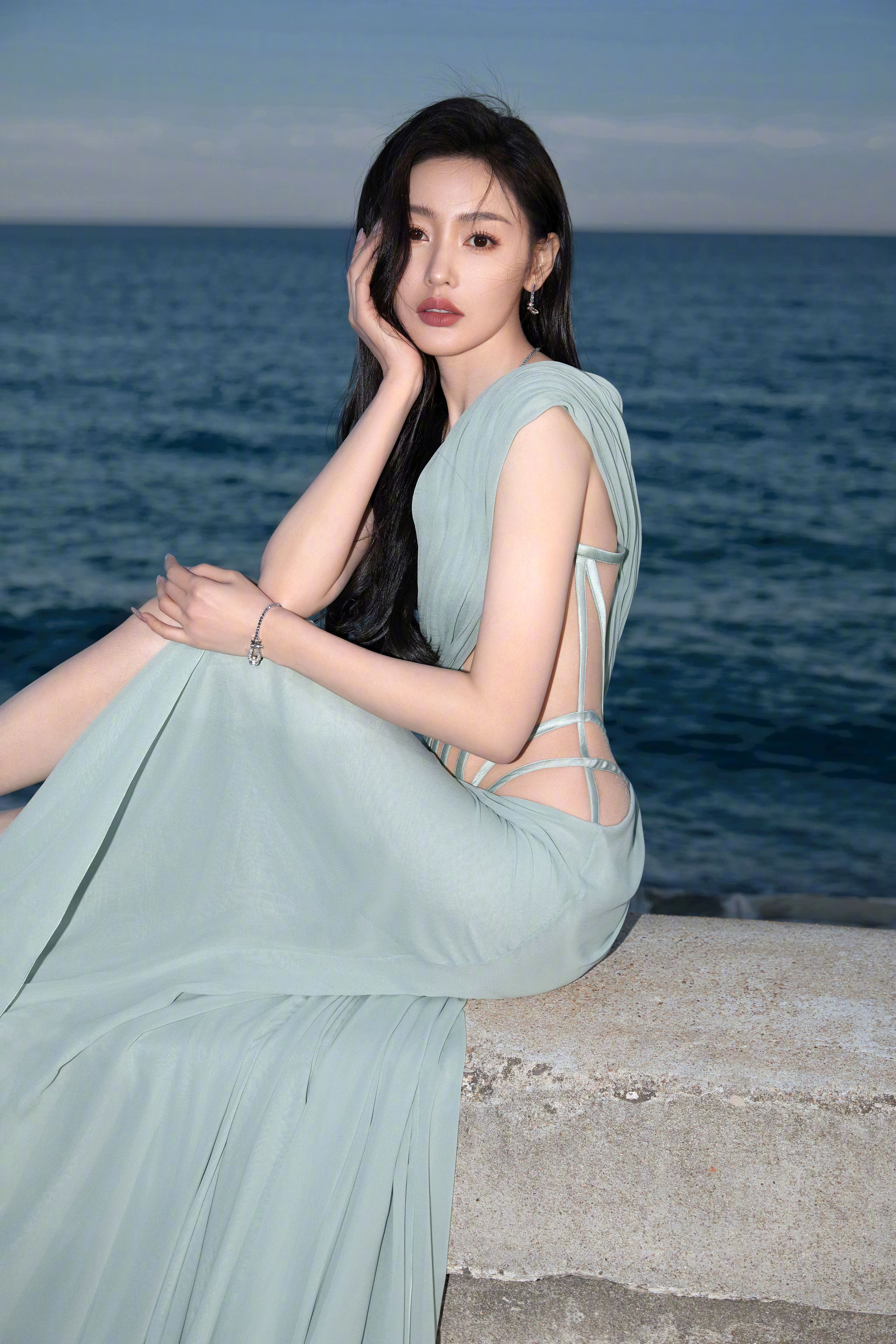 蔚藍海岸芳菲盎然—張天愛[高清套圖]-第1章-图片5