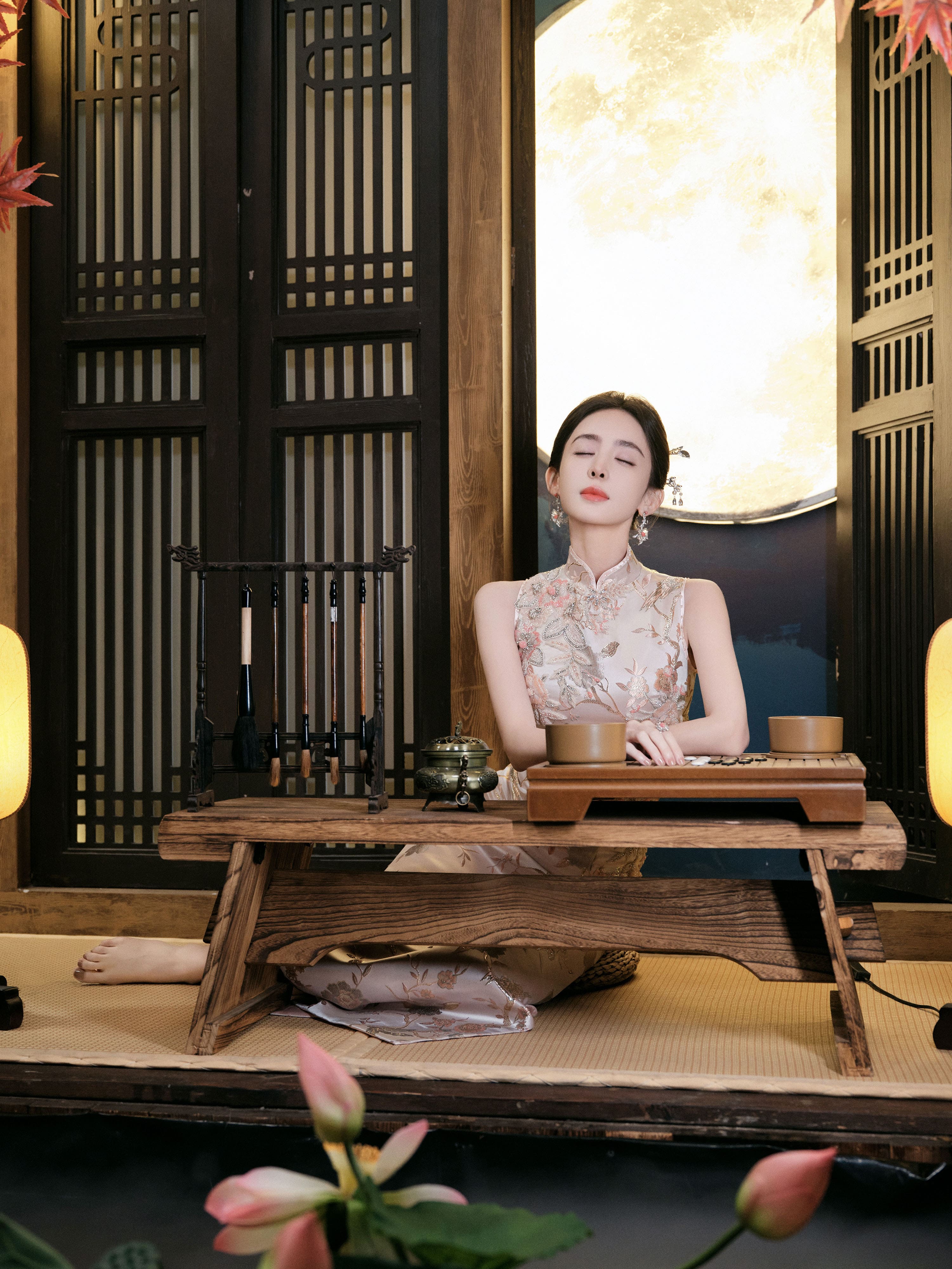 旗袍勾勒窈窕身姿，光影凸顯清冷氣質—古力娜扎[高清套圖]-第1章-图片12