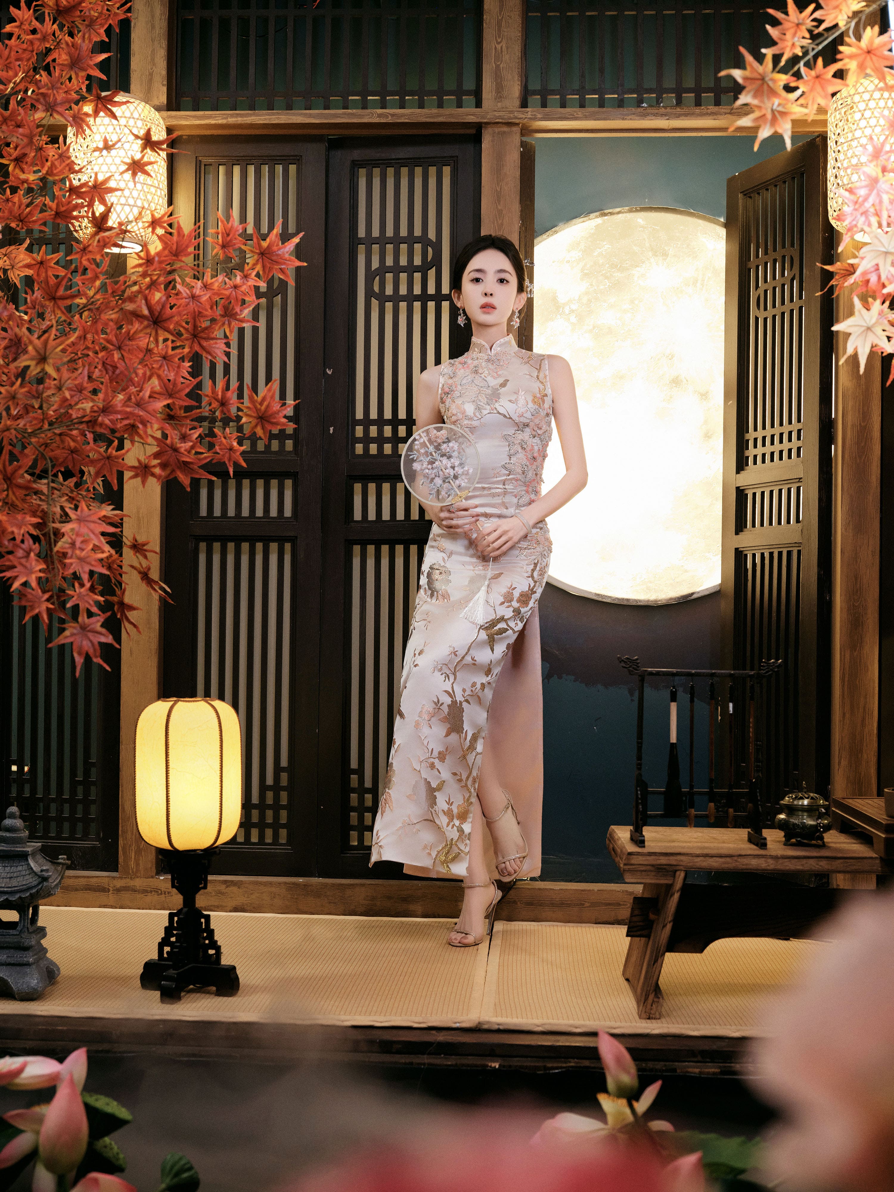 旗袍勾勒窈窕身姿，光影凸顯清冷氣質—古力娜扎[高清套圖]-第1章-图片21