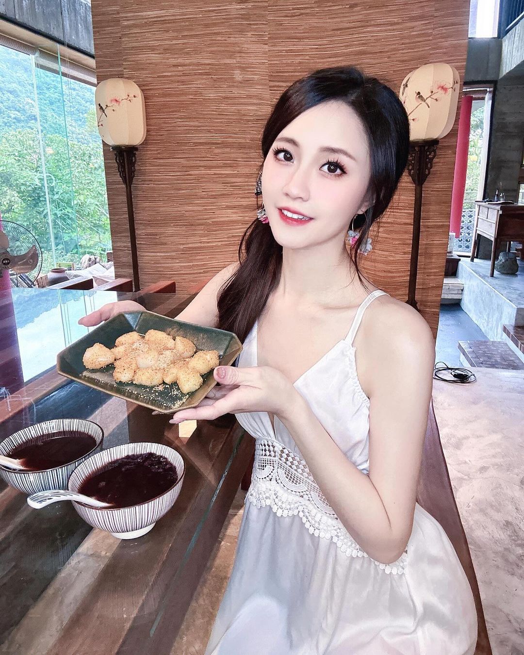 神級正妹「佳佳兒」白嫩姣好火辣曲線讓人招架不住-第1章-图片3