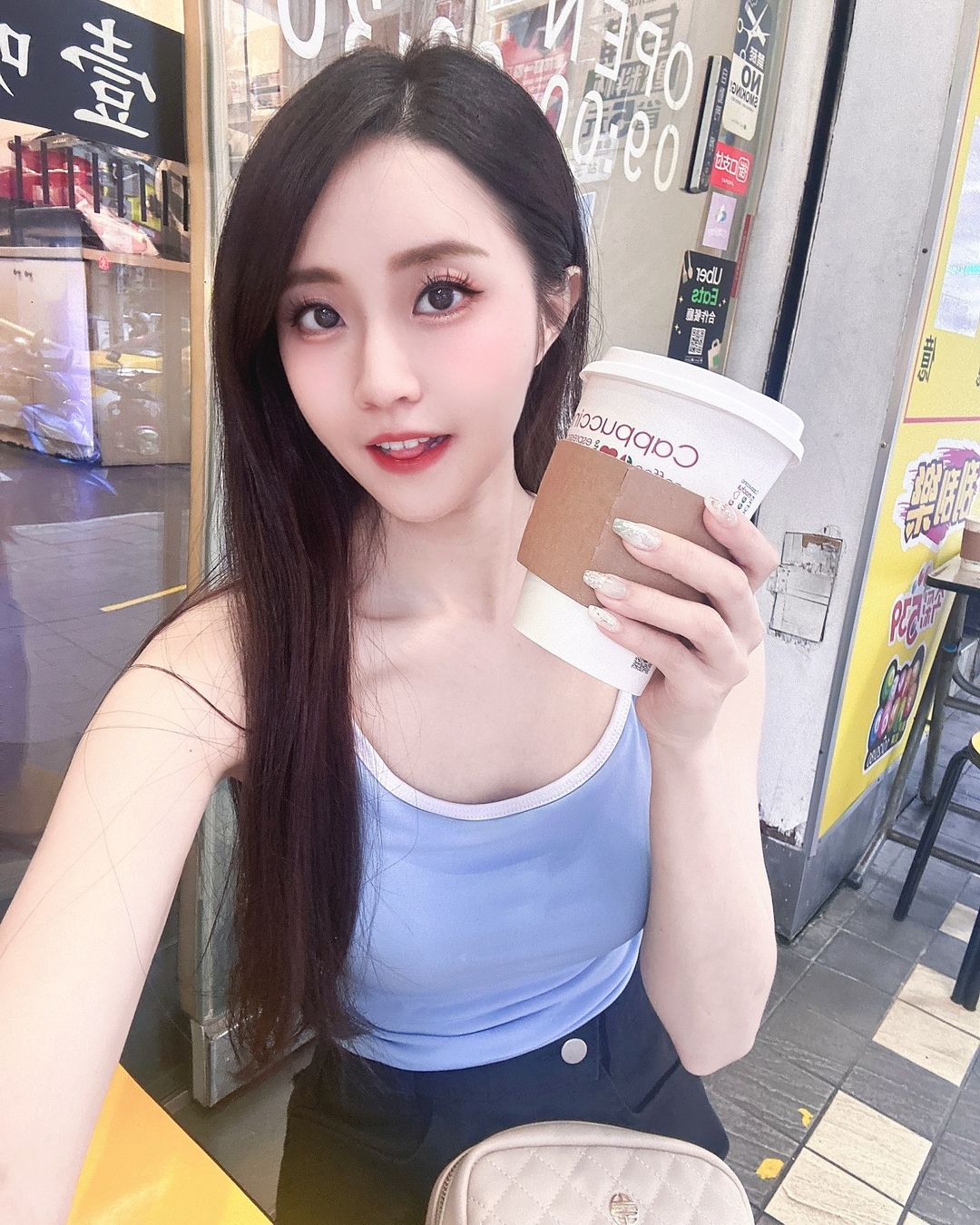 神級正妹「佳佳兒」白嫩姣好火辣曲線讓人招架不住-第1章-图片5