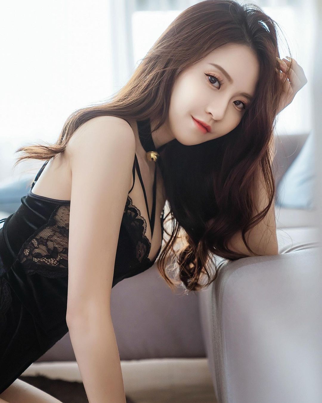 神級正妹「佳佳兒」白嫩姣好火辣曲線讓人招架不住-第1章-图片7