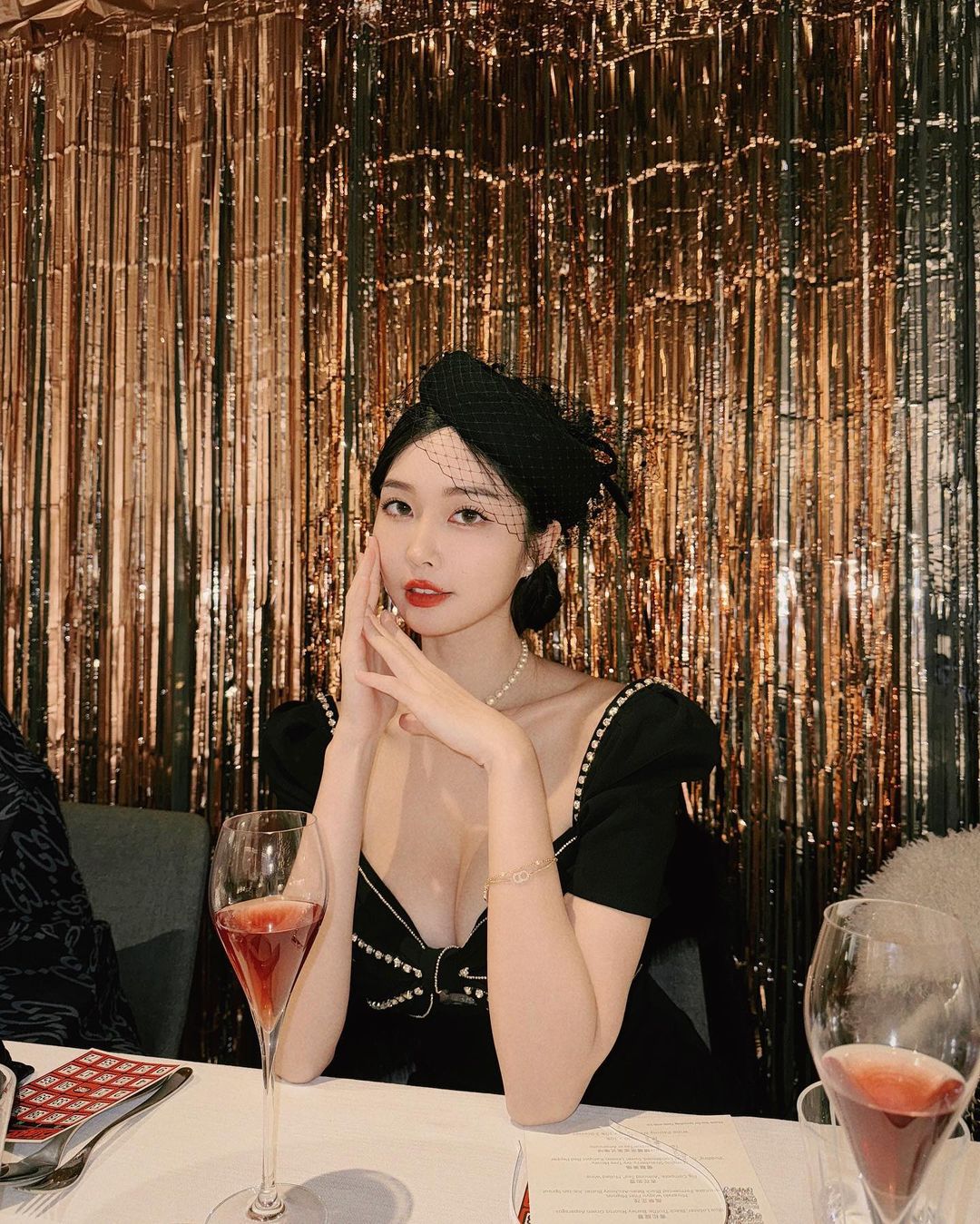 氣質辣模「Rubis上晏」白嫩美體 尺度一發不可收拾-第1章-图片1