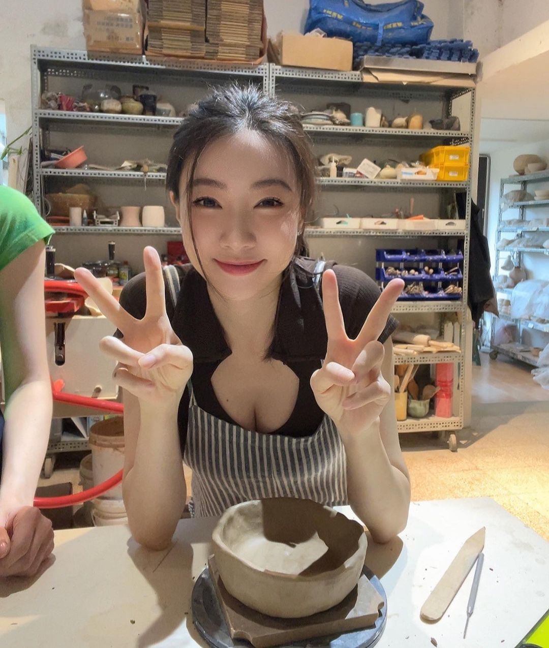 天菜級正妹「邵岱兒 Debbie」渾圓乳球呼之欲出 辣到令人心動-第1章-图片7