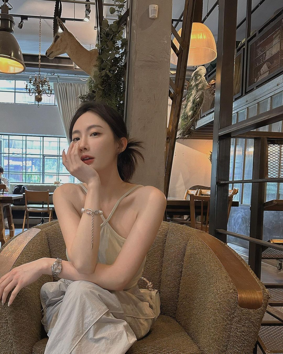 女神級「鄔又曦Claire」療癒笑容讓人胃口大開-第1章-图片1