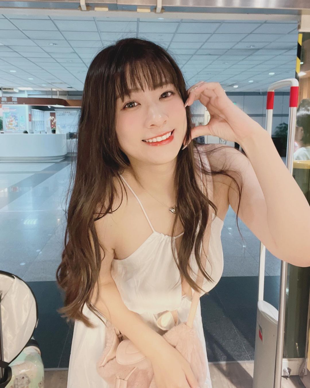 正妹「球球 MiKa」渾圓美乳深溝 極品身材勾起你的慾火-第1章-图片4