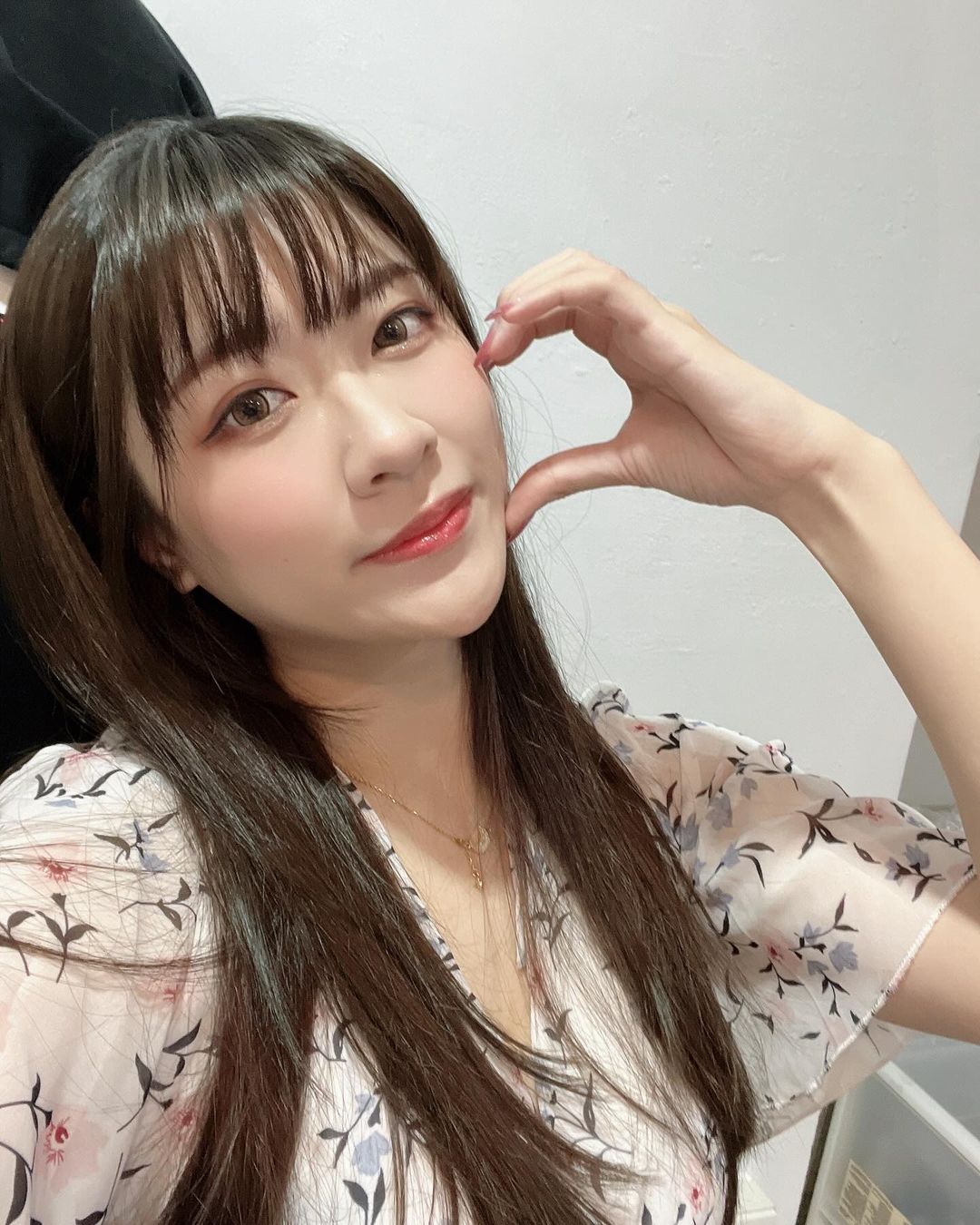 正妹「球球 MiKa」渾圓美乳深溝 極品身材勾起你的慾火-第1章-图片8