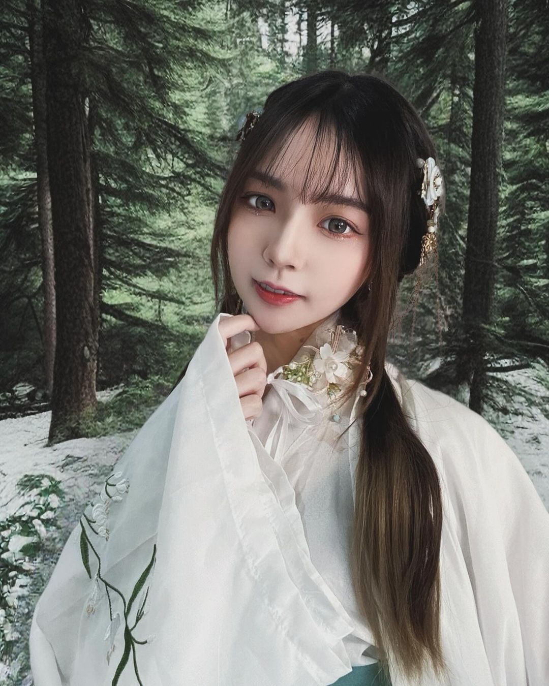 萌妹「鄔沅焄」白皙身材惹火誘惑讓網友快受不了-第1章-图片6