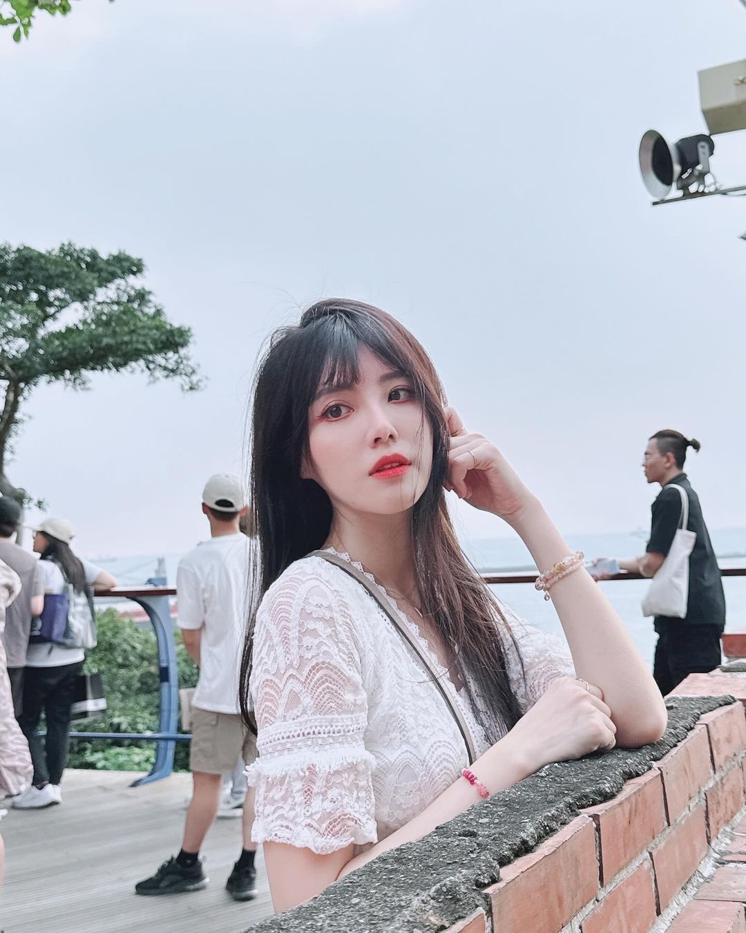 氣質女神「小彩Zaya」極品美顏搭配水汪汪大眼 一看就戀愛了-第1章-图片4