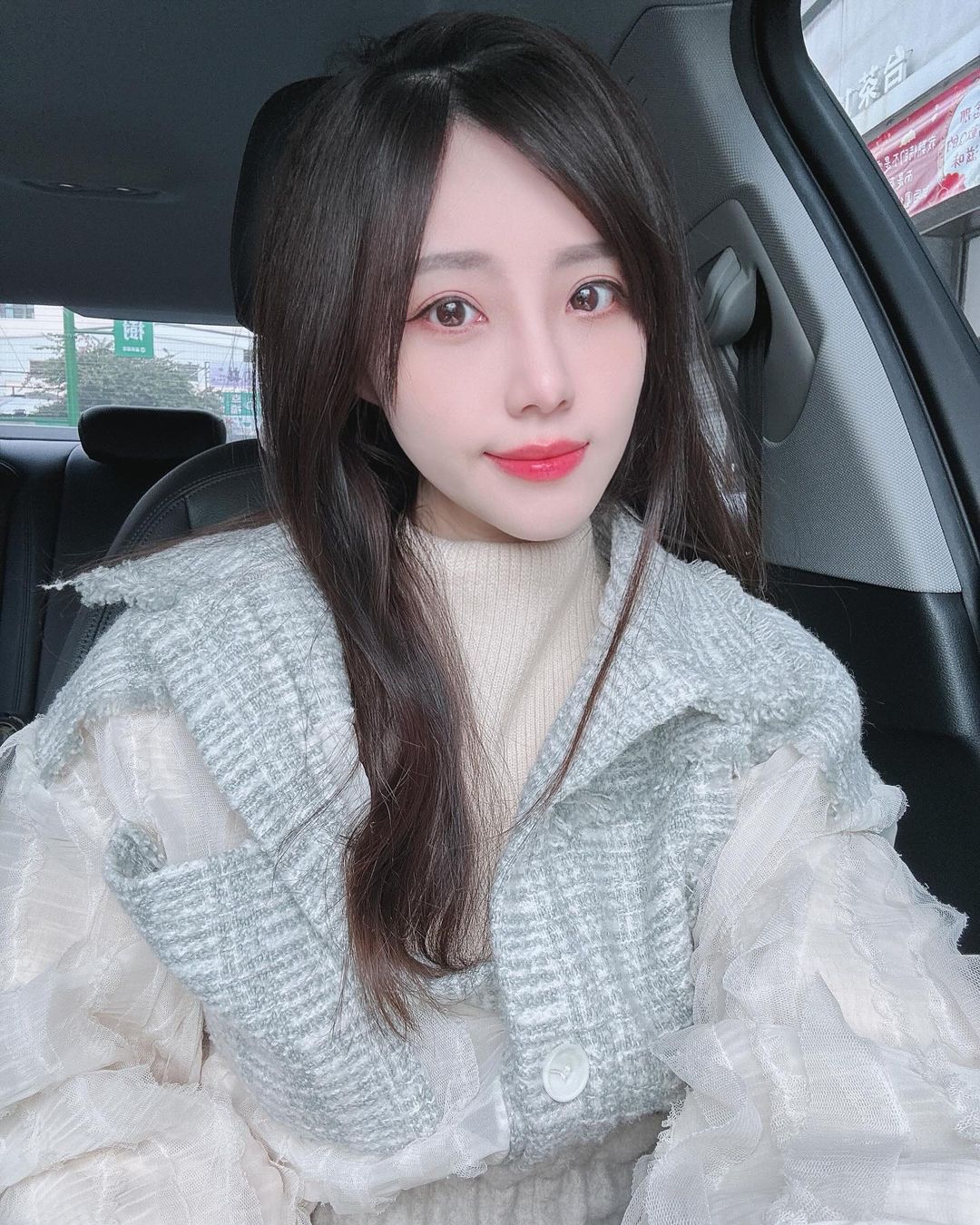 氣質女神「小彩Zaya」極品美顏搭配水汪汪大眼 一看就戀愛了-第1章-图片5