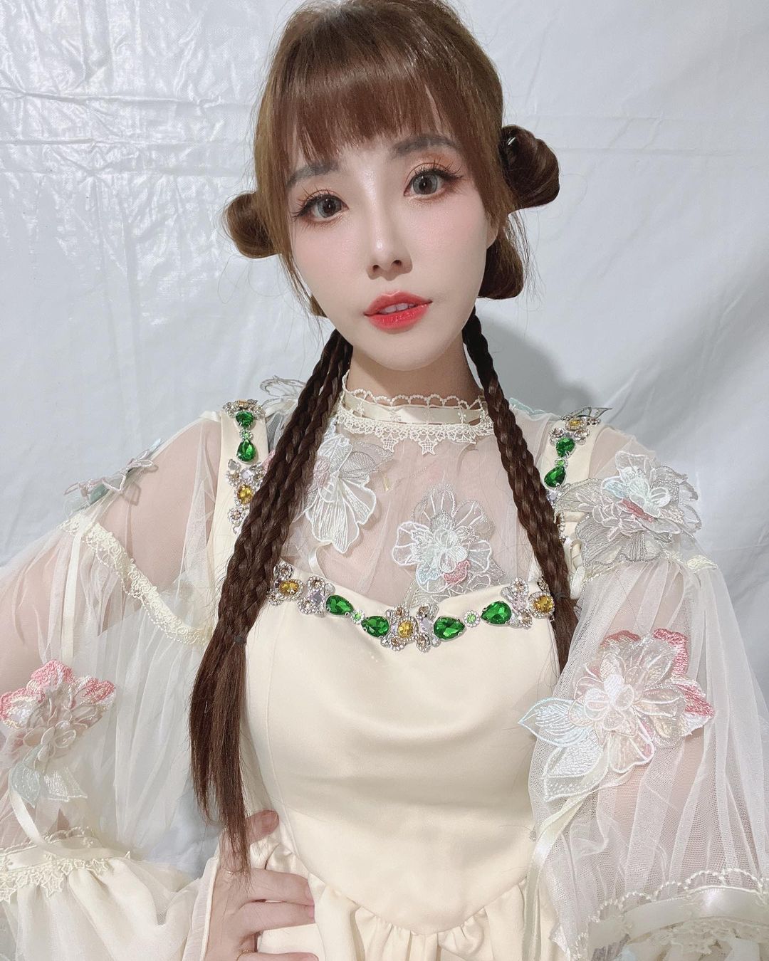 氣質女神「小彩Zaya」極品美顏搭配水汪汪大眼 一看就戀愛了-第1章-图片7