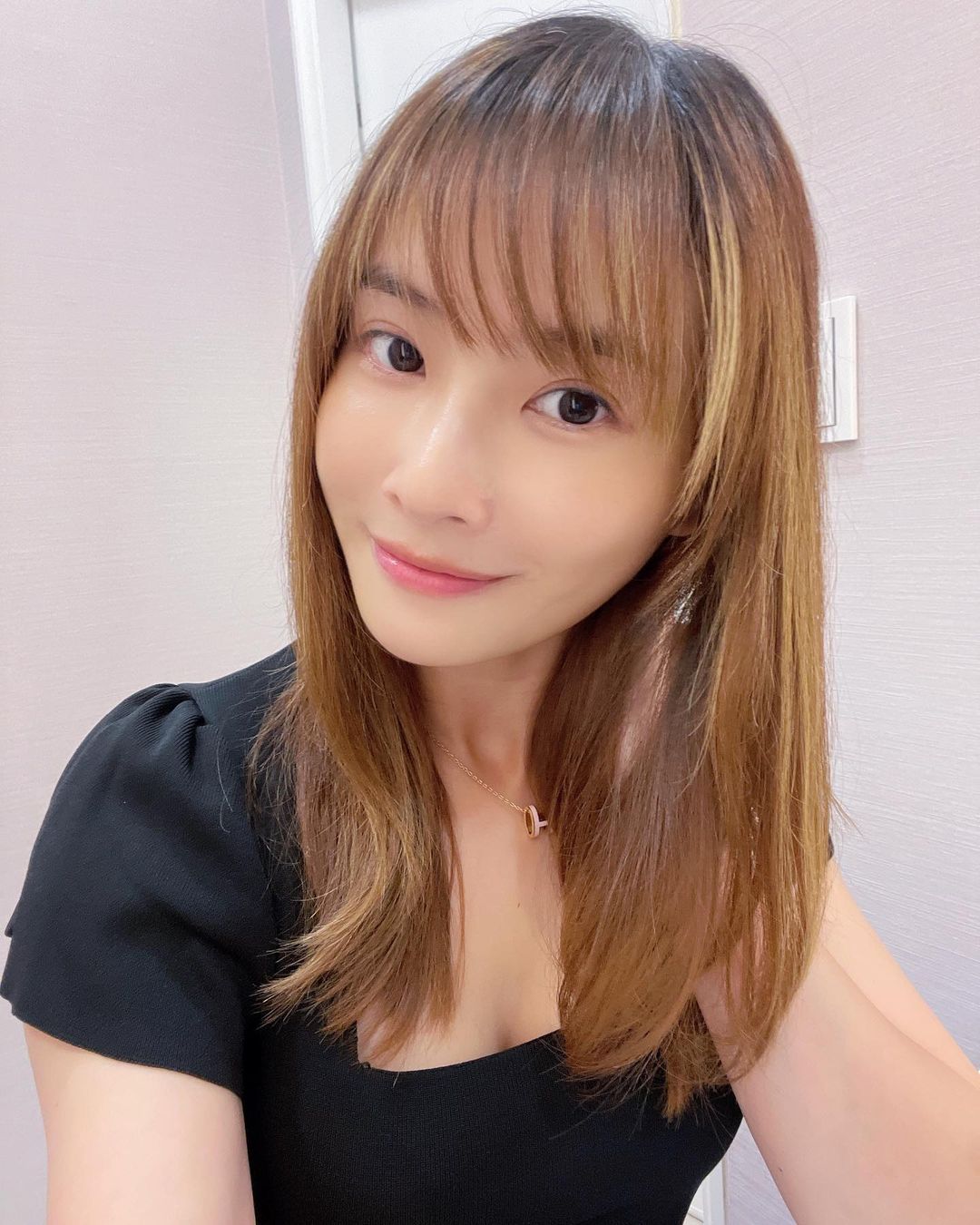 高學歷正妹「林俞汝」極度誘人的美乳身材自拍 攻略你的心-第1章-图片10