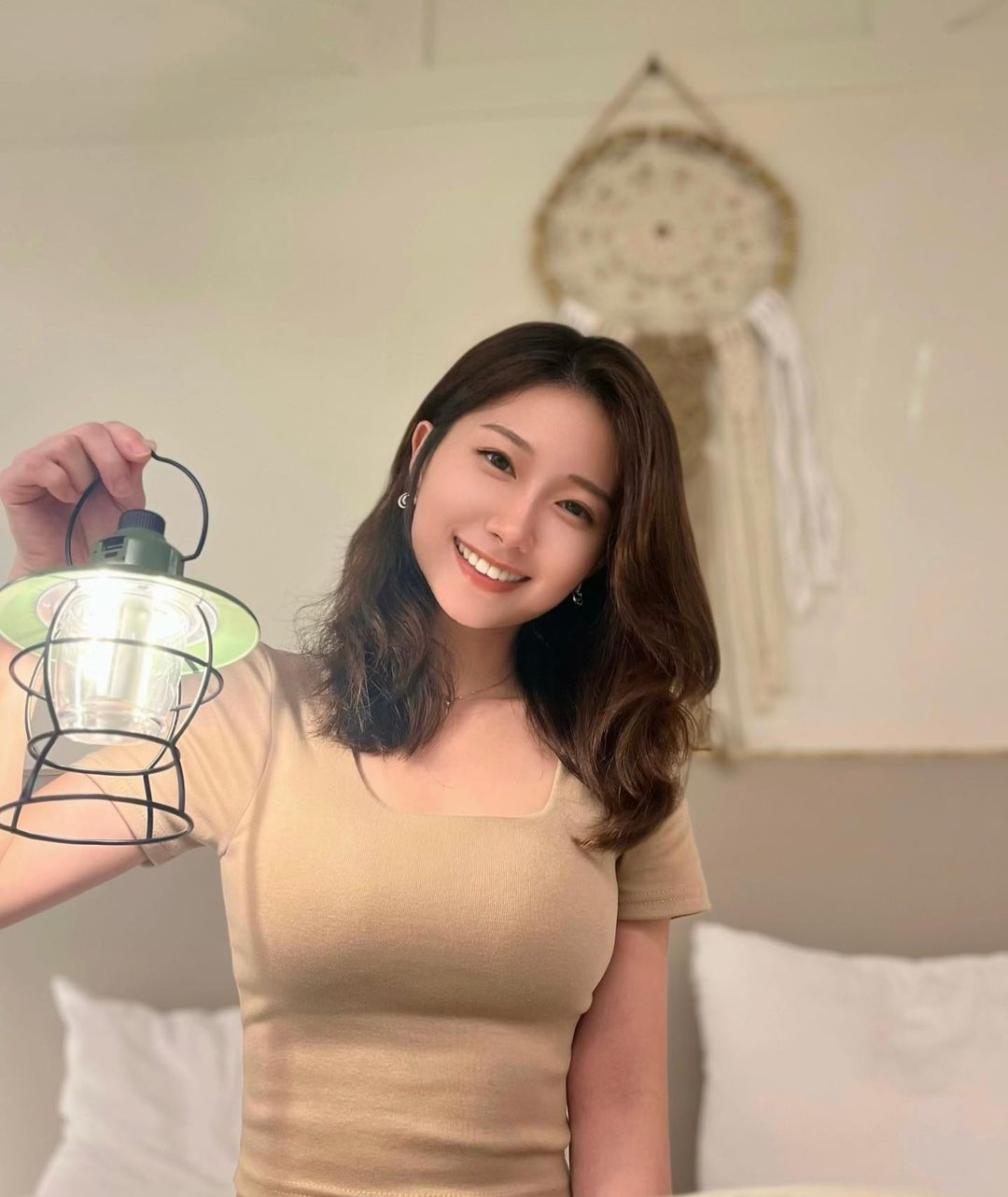 氣質美女「然然Eva」白嫩纖細美體露出 極度誘人-第1章-图片8