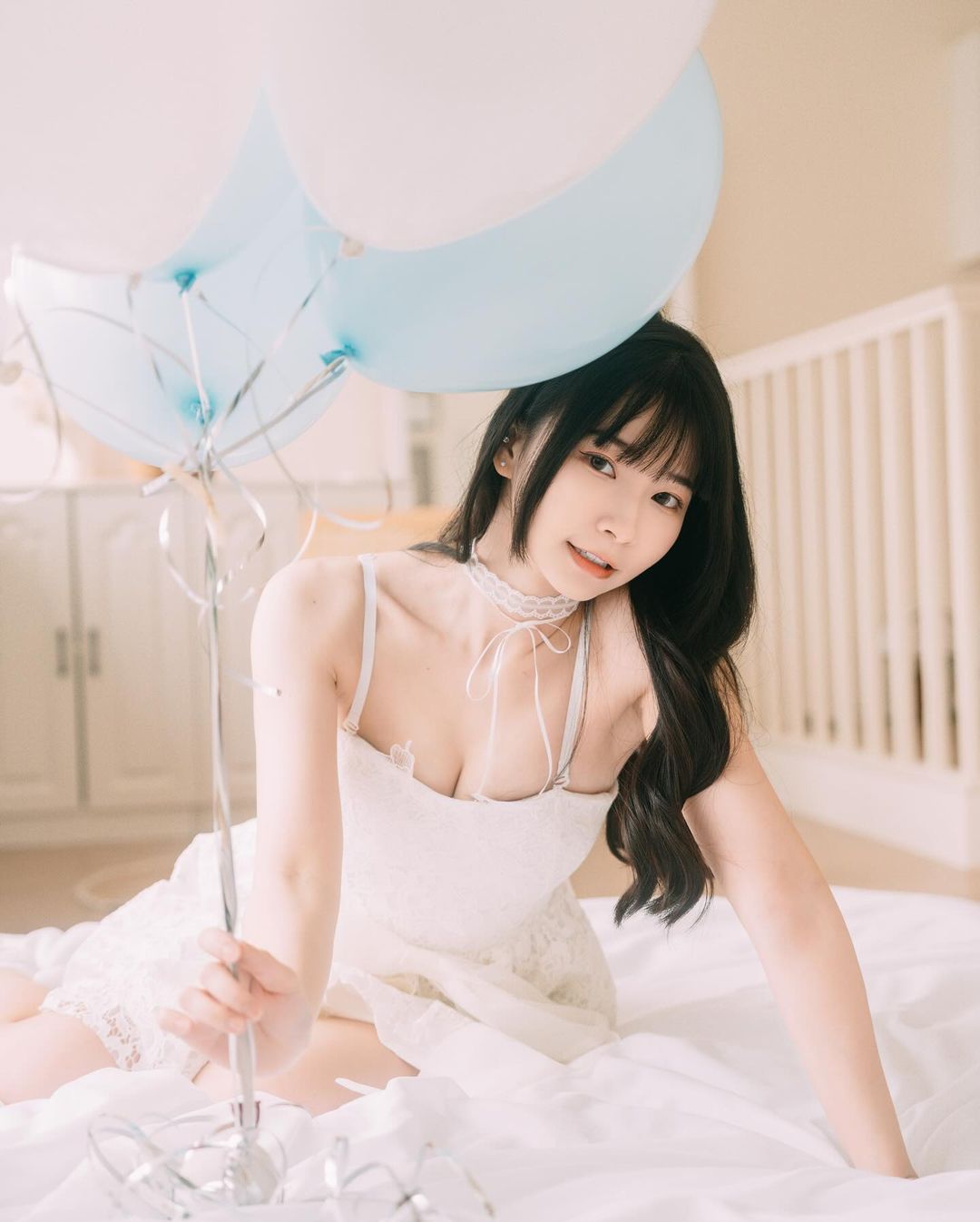 甜美女孩「陳QQ 」養眼畫面露出.....各種誘惑銷魂讓人大噴鼻血-第1章-图片1