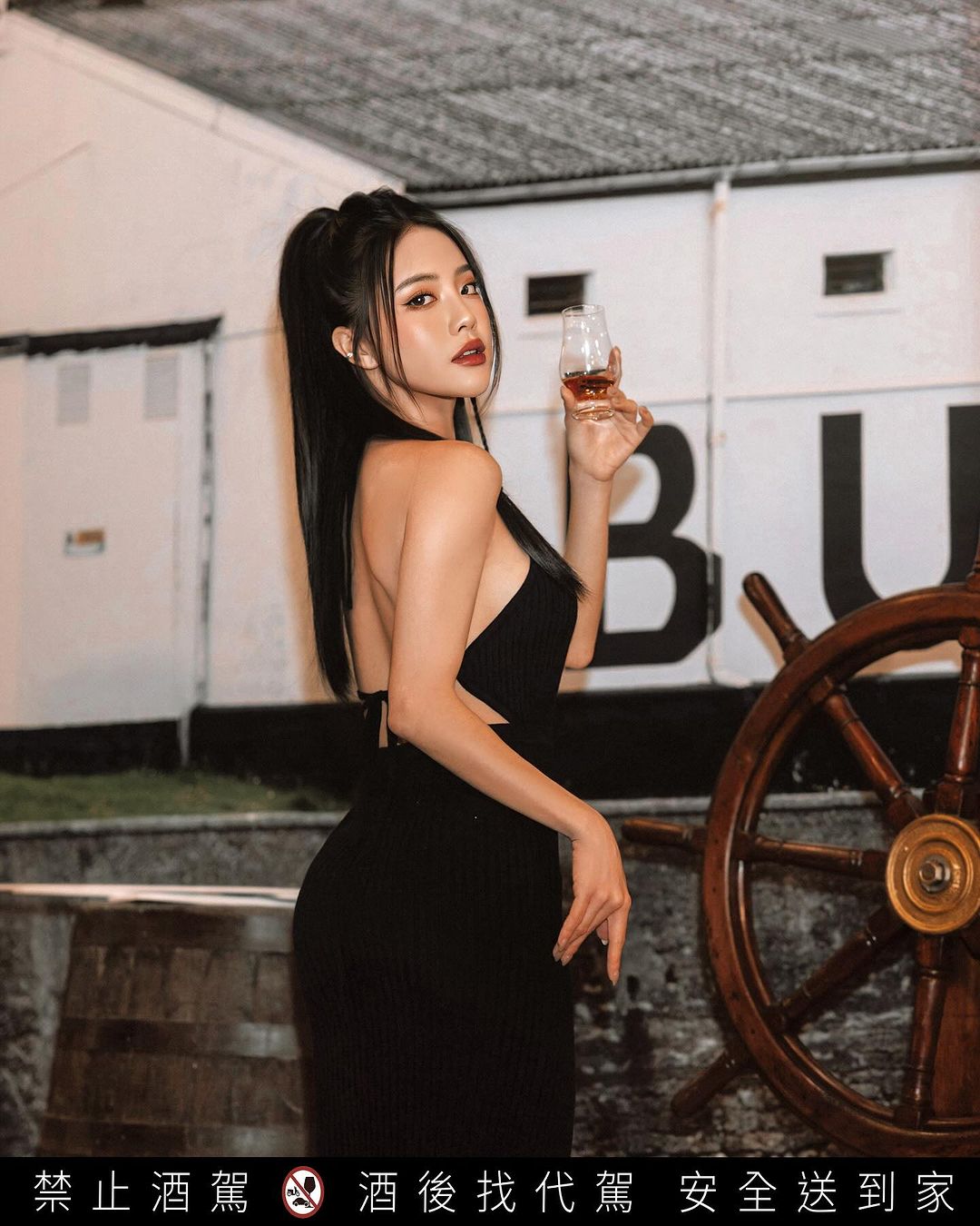 正妹「林鮭魚」甜美臉蛋配上若隱若現身材 視覺上完美饗宴-第1章-图片1