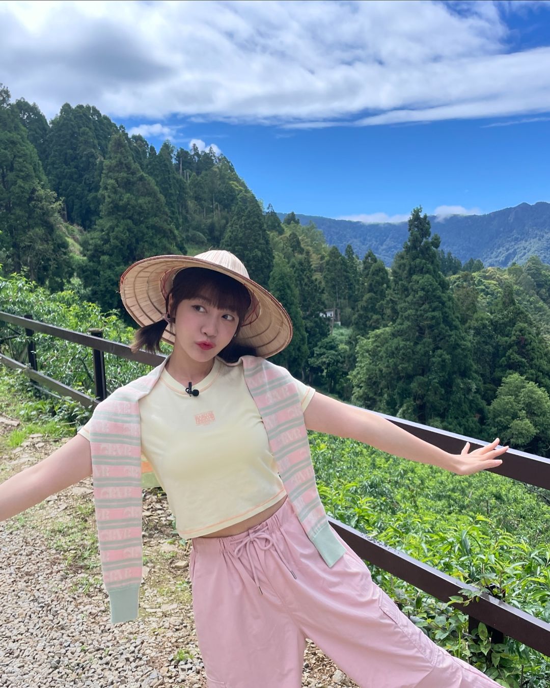 氣質女神「泱泱LYNN」雪白臉蛋下 笑容甜出新高度-第1章-图片2