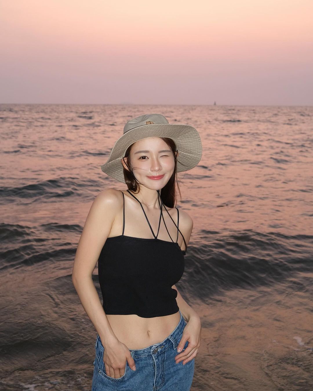 正妹「林莎」甜美外型顏值滿分！身體曲線若隱若現好誘人-第1章-图片1