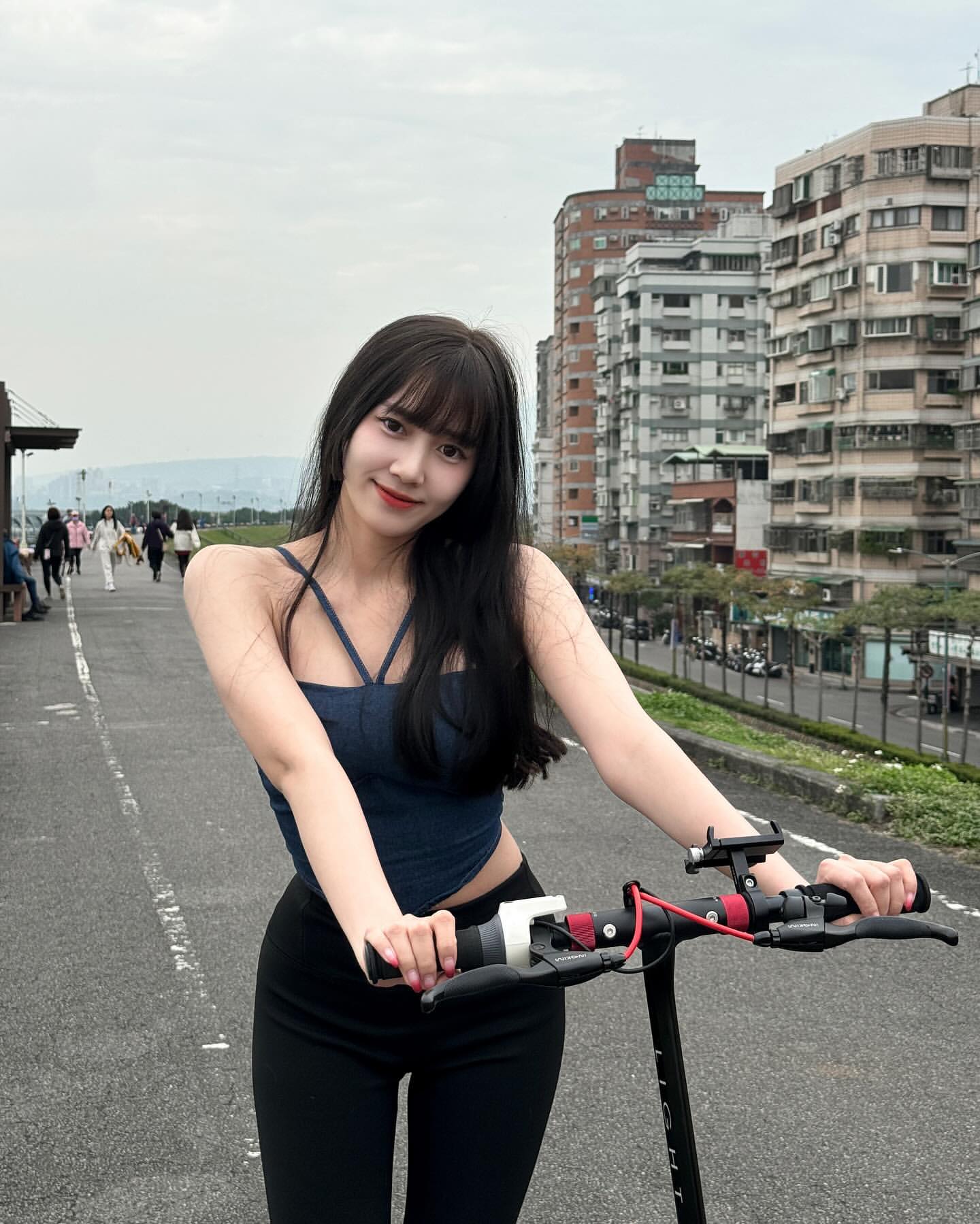 性感嫩妹「尼尼Nani」無敵視角超邪惡 網放大一看全驚呼-第1章-图片9