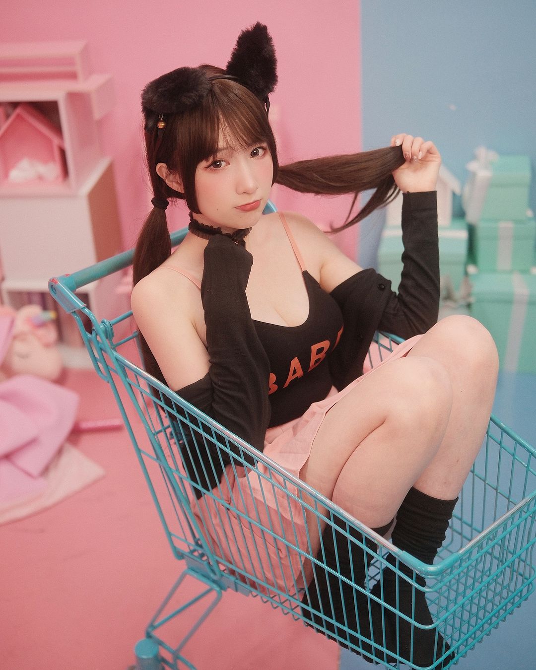 長腿辣妹「柯姿KZI」氣質飄然 皮膚更是白皙又鮮嫩-第1章-图片4