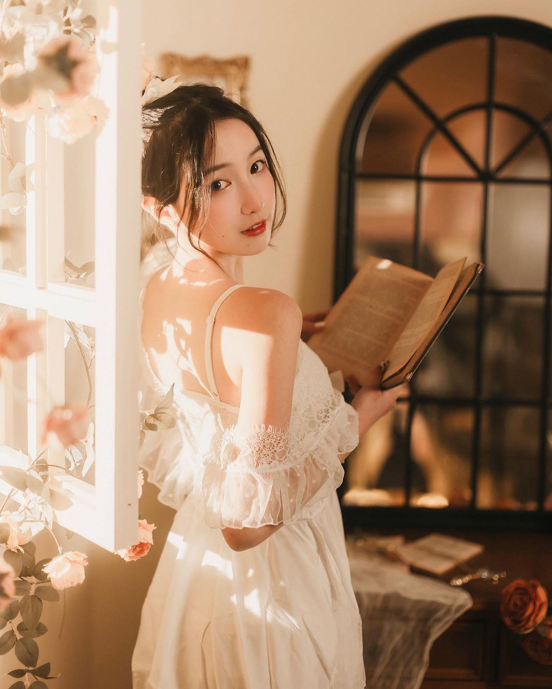 長腿辣妹「柯姿KZI」氣質飄然 皮膚更是白皙又鮮嫩-第1章-图片8