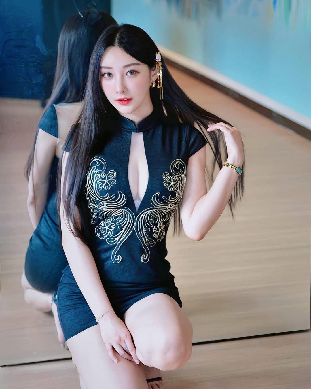 氣質美少女「吳小葵」電眼誘惑誰都扛不住-第1章-图片26