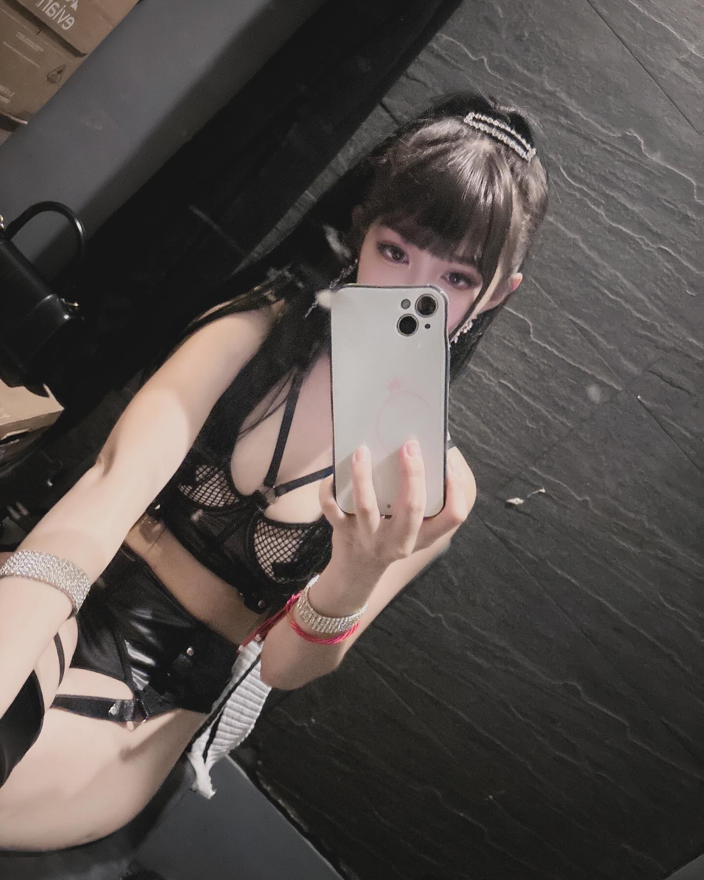 Extreme cute sister