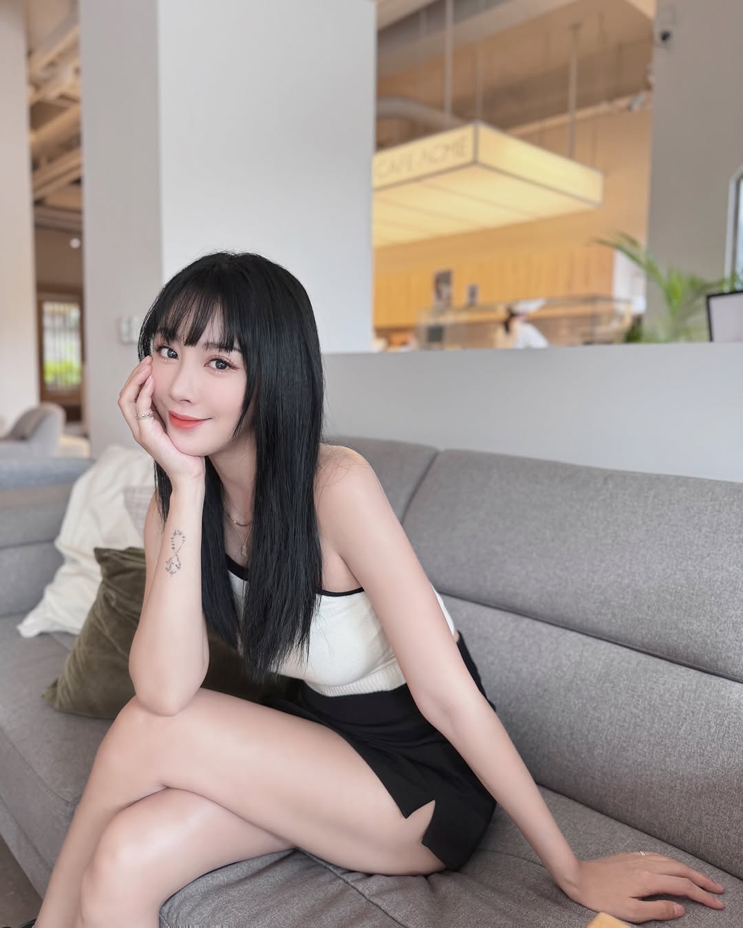 性感小惡魔 「夏晴」白嫩身材 把你給征服-第1章-图片23