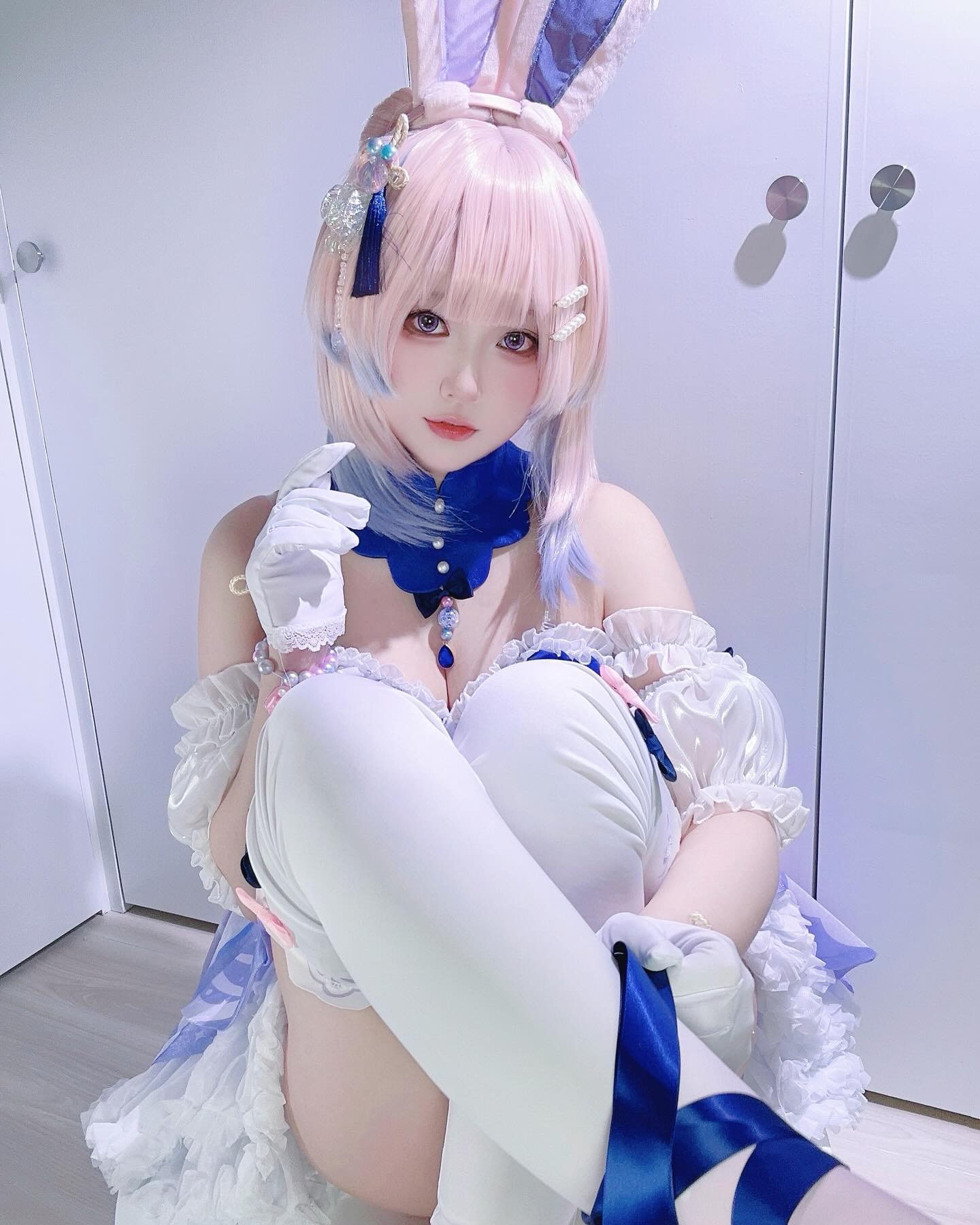 Sexy with “YukiTing” appearance and very positive... totally unable to hold-第1章-图片14
