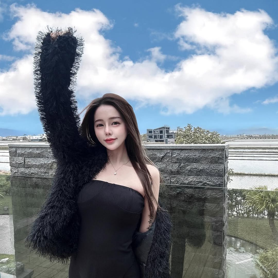 「Yuan jiahui」無法抗拒的誘惑.....翹臀曲線-第1章-图片4