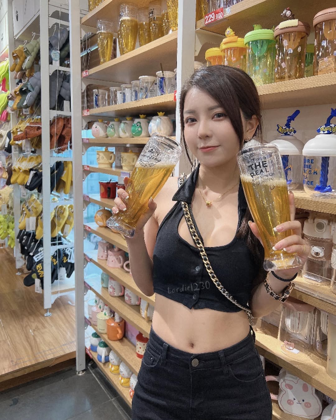 美體 「混血文文」滿到要溢出來白皙美乳-第1章-图片4