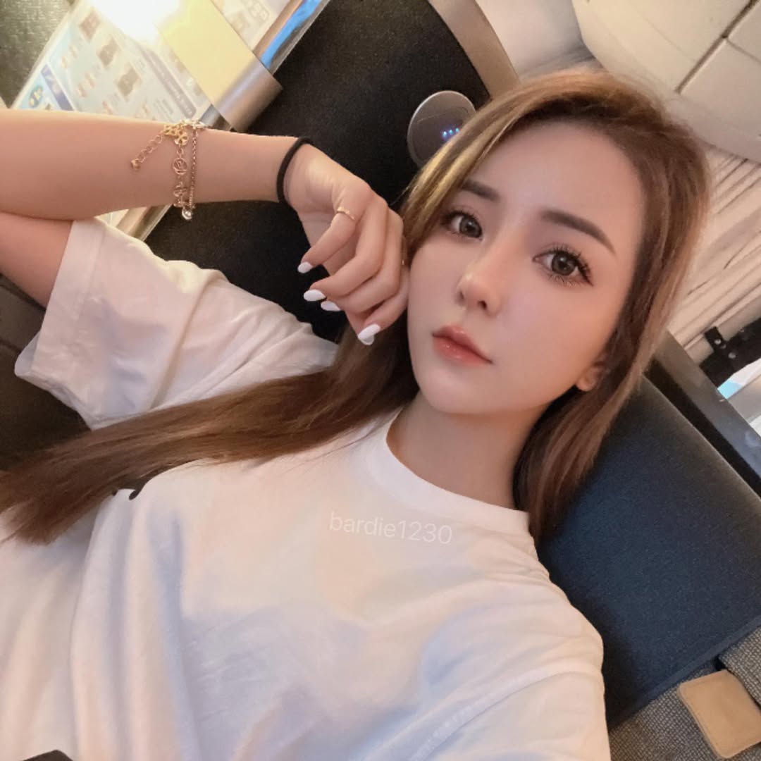 美體 「混血文文」滿到要溢出來白皙美乳-第1章-图片20