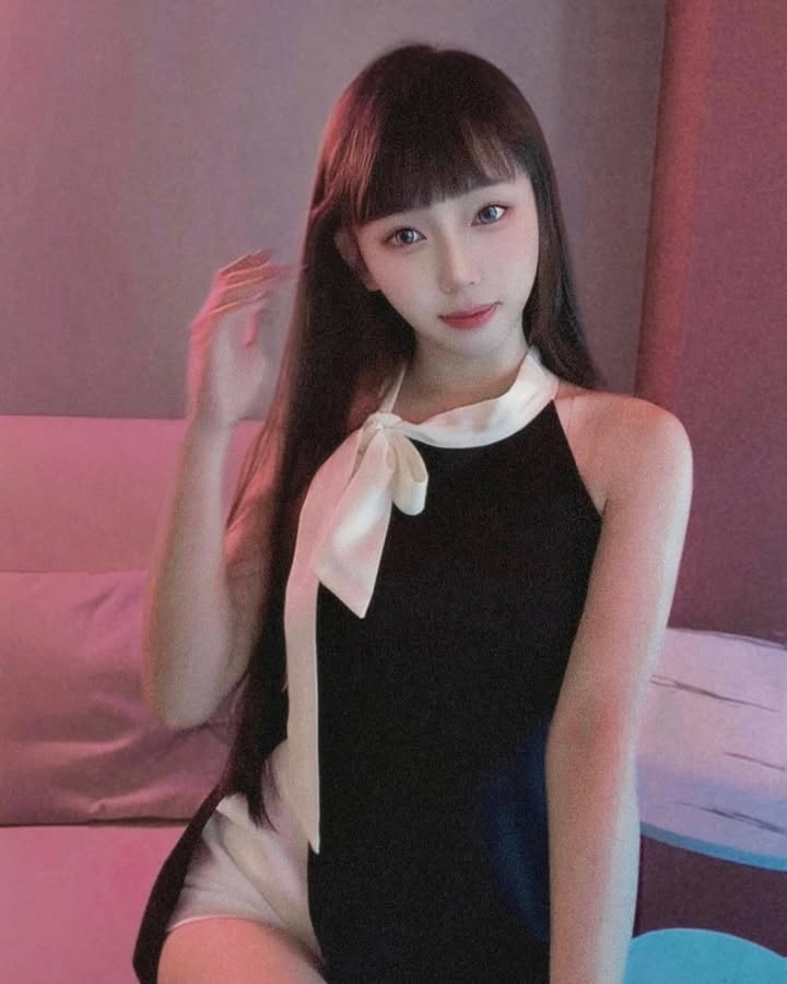 極品身材「木木」白皙美肌好正點