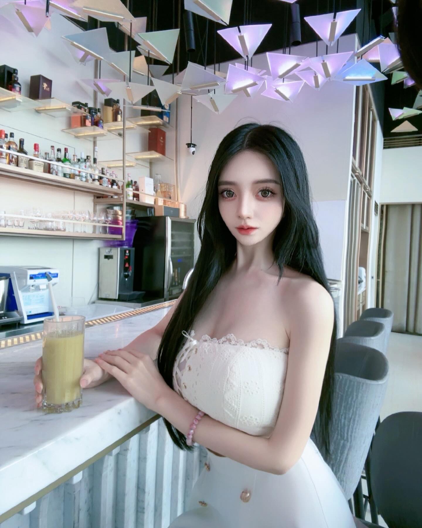 Arrogantly surrounded by “Angelina Zenzhi” sweet and sexy.-第1章-图片13