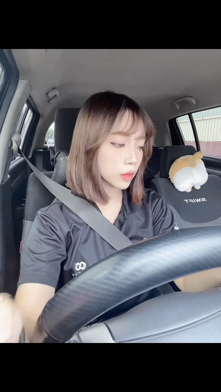 魅惑電眼「葆葆女王」白皙美體 擄獲網友芳心-第1章-图片17