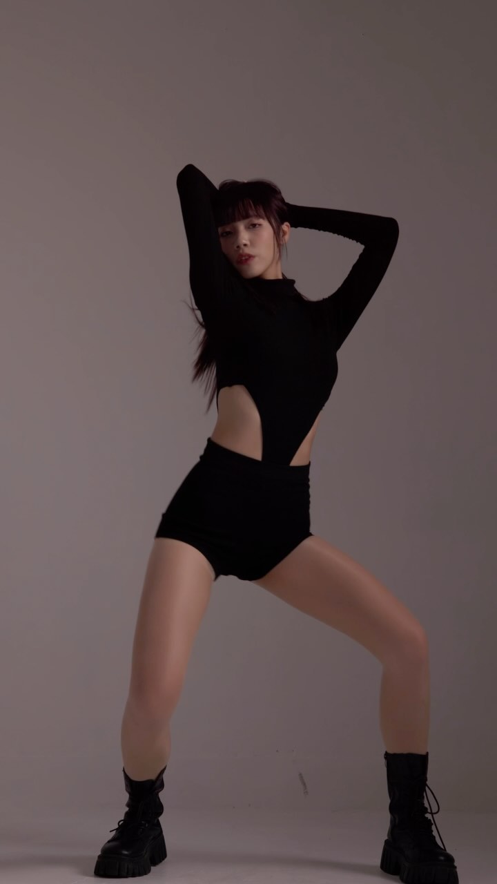 「Abby_林夏蕾」女王般的氣質 細腰爆乳-第1章-图片13