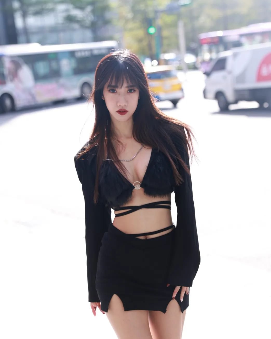 Taiwanese girl with long legs, good at dancing.-第1章-图片1