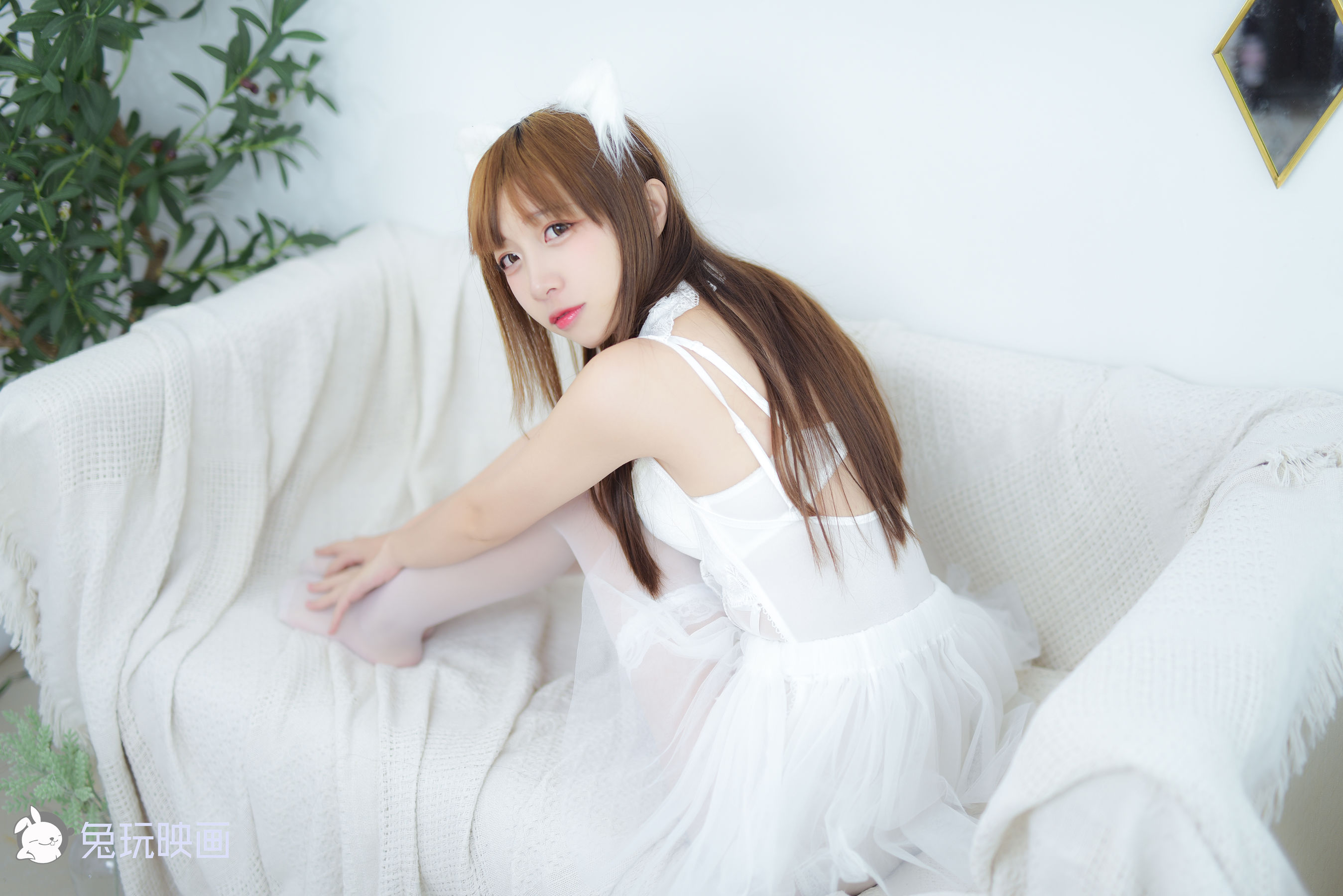 The rabbit painting white wedding vests.-第1章-图片20