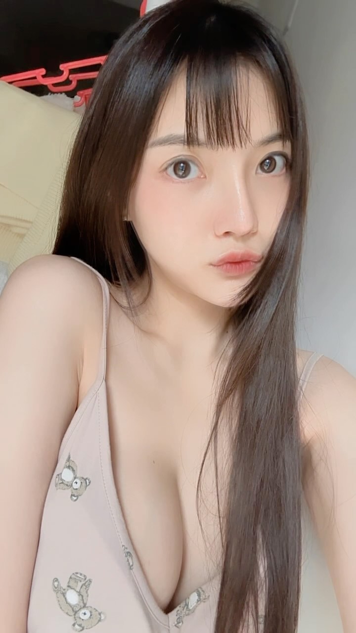 可甜可性感「許默默」完美弧度好誘人-第1章-图片11