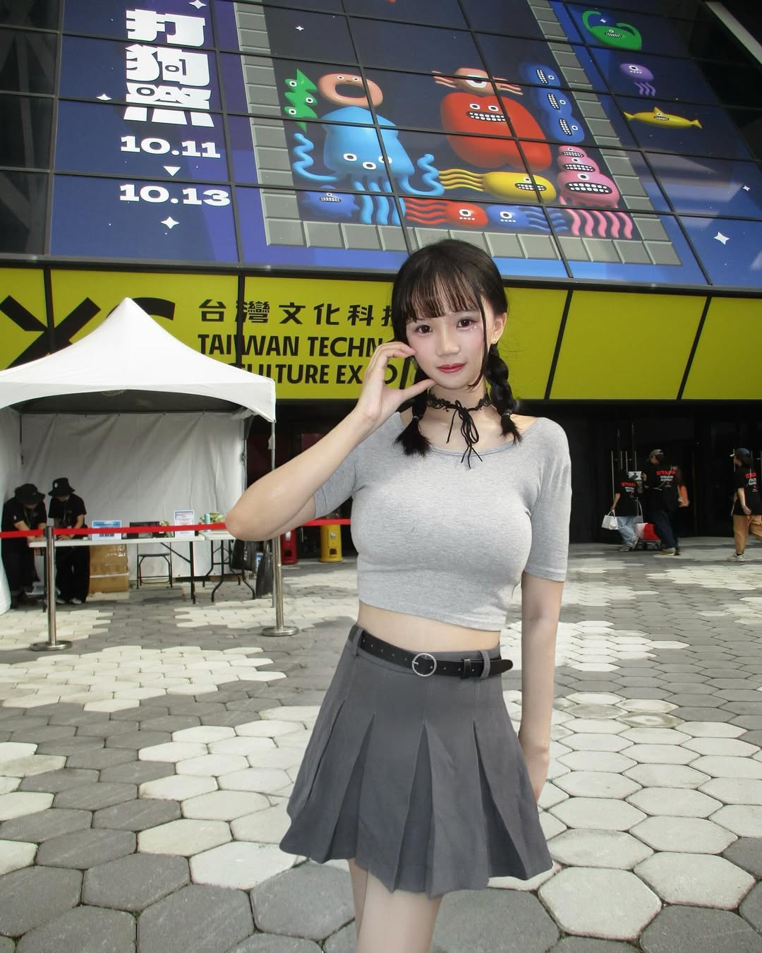 「若臻」誘惑度滿滿 飽滿深溝曲線-第1章-图片23