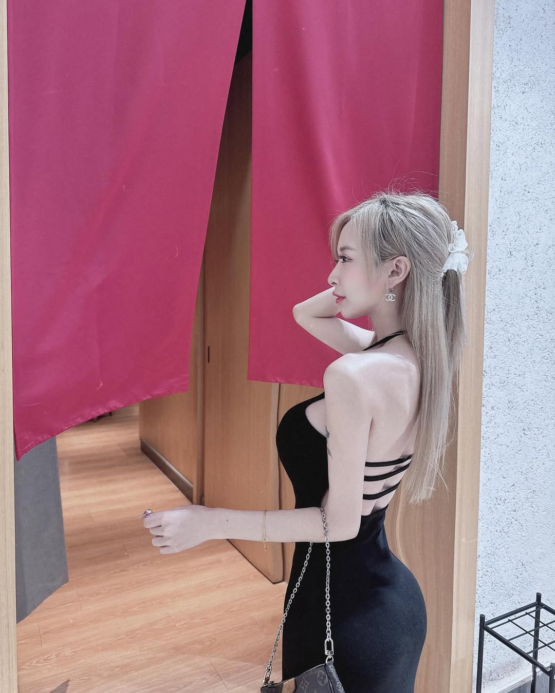 「Lan_Xin_Yu」展現飽滿火辣身材 無懈可擊-第1章-图片11
