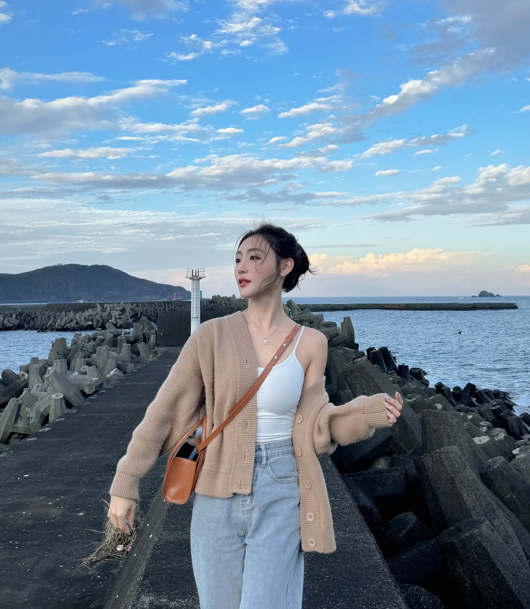 「郭孟涵」火辣身材 飽滿美胸藏不住還有勾人美腿-第1章-图片19