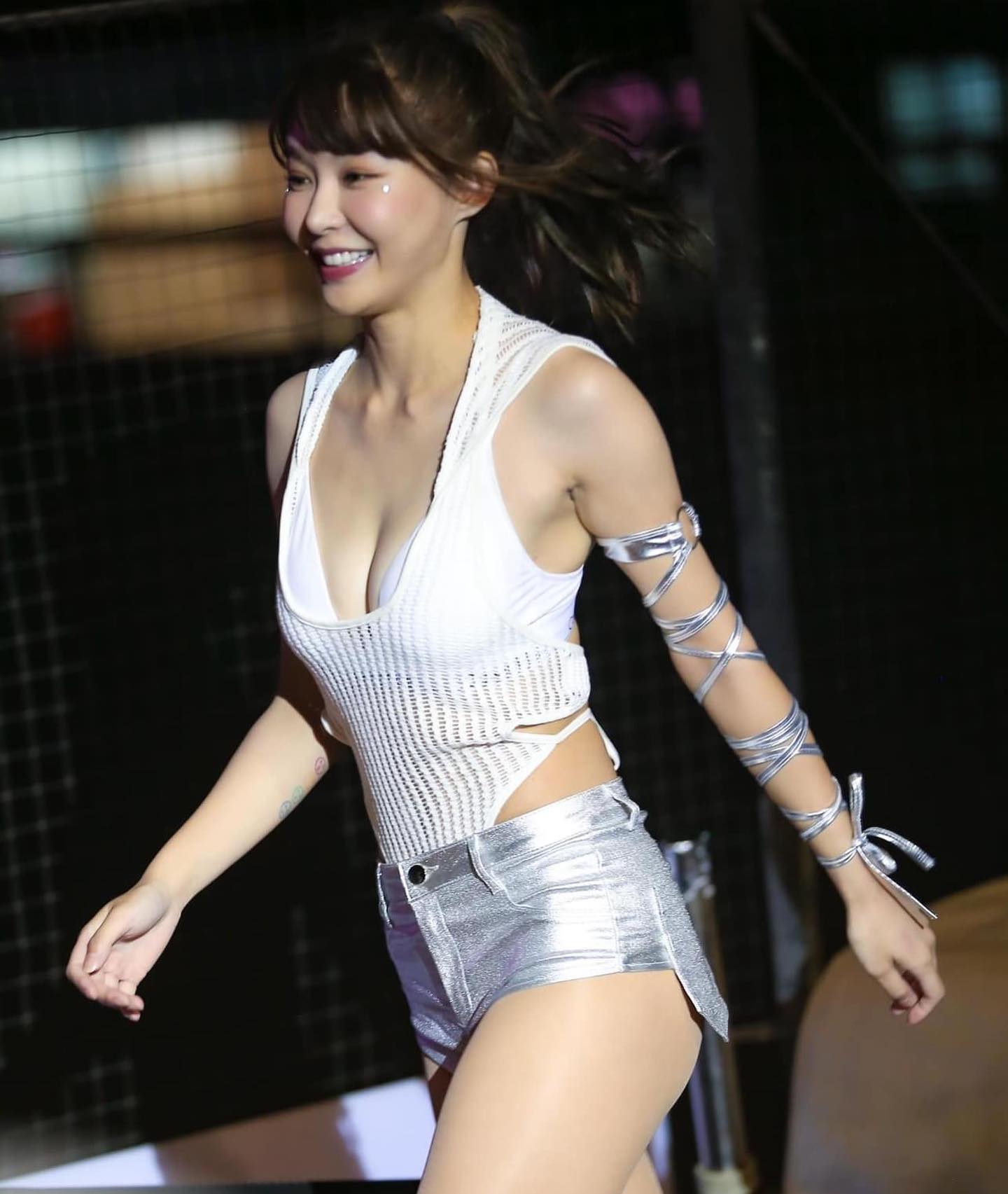 Taiwanese girlfriend Yuri Chen has long legs.-第1章-图片2