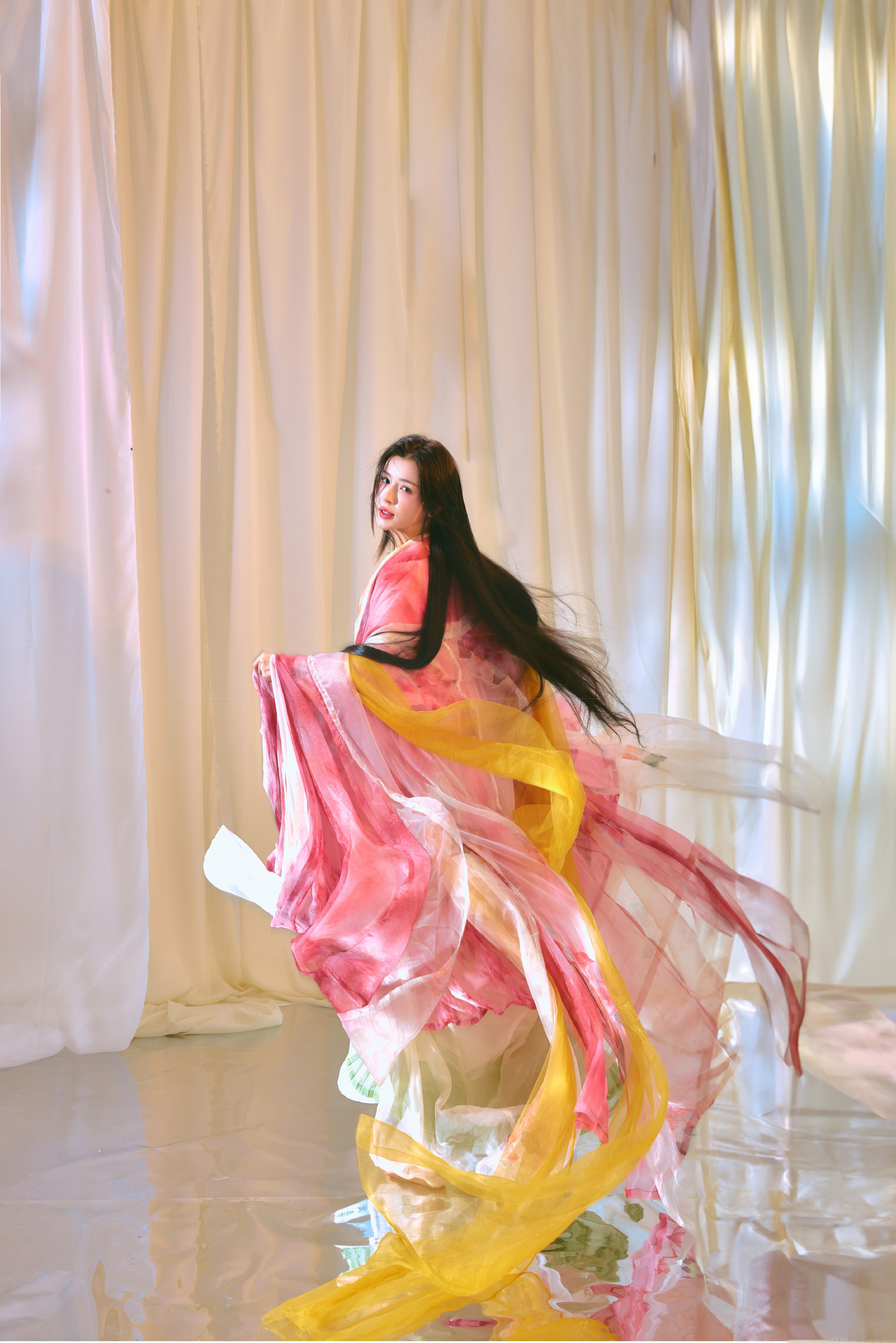 飛花弄影,浮生夢中夢—哈妮克孜