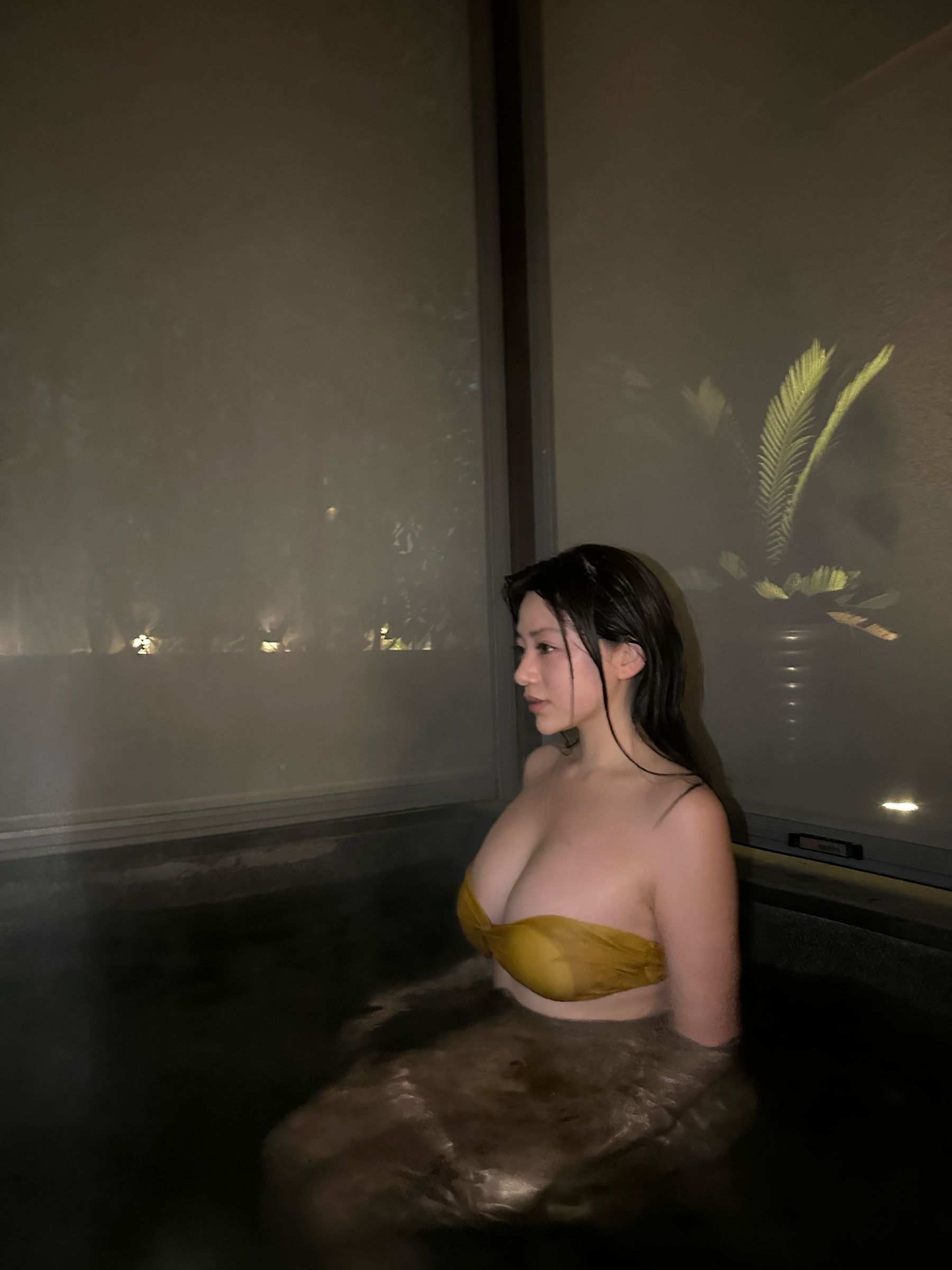 奶寶妹紙 深夜游泳池-第1章-图片19