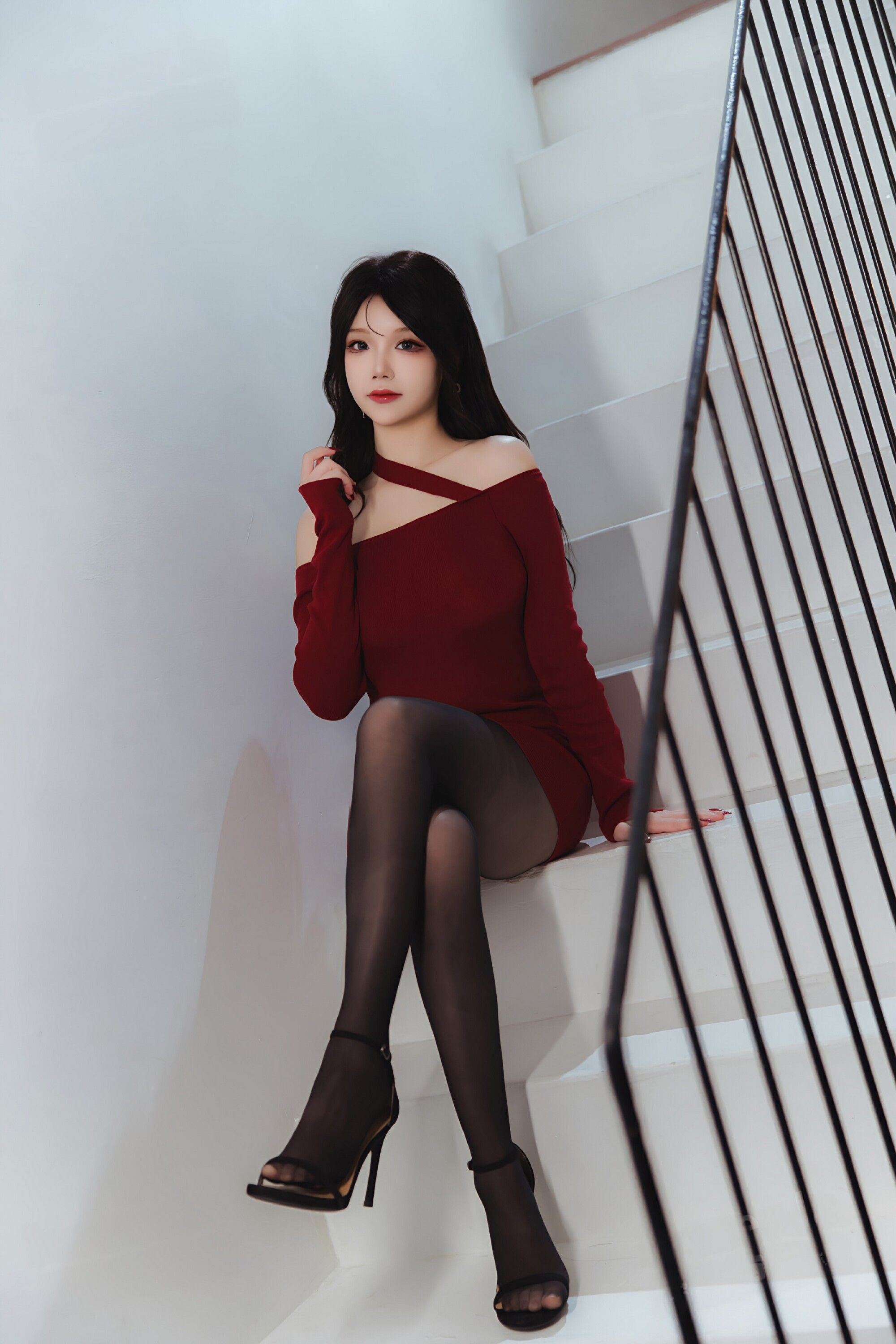 【網路收集系列】福利姬 雪晴《 紅裙黑絲小嬌妻 》VIP福利帖全【68P】-第1章-图片4