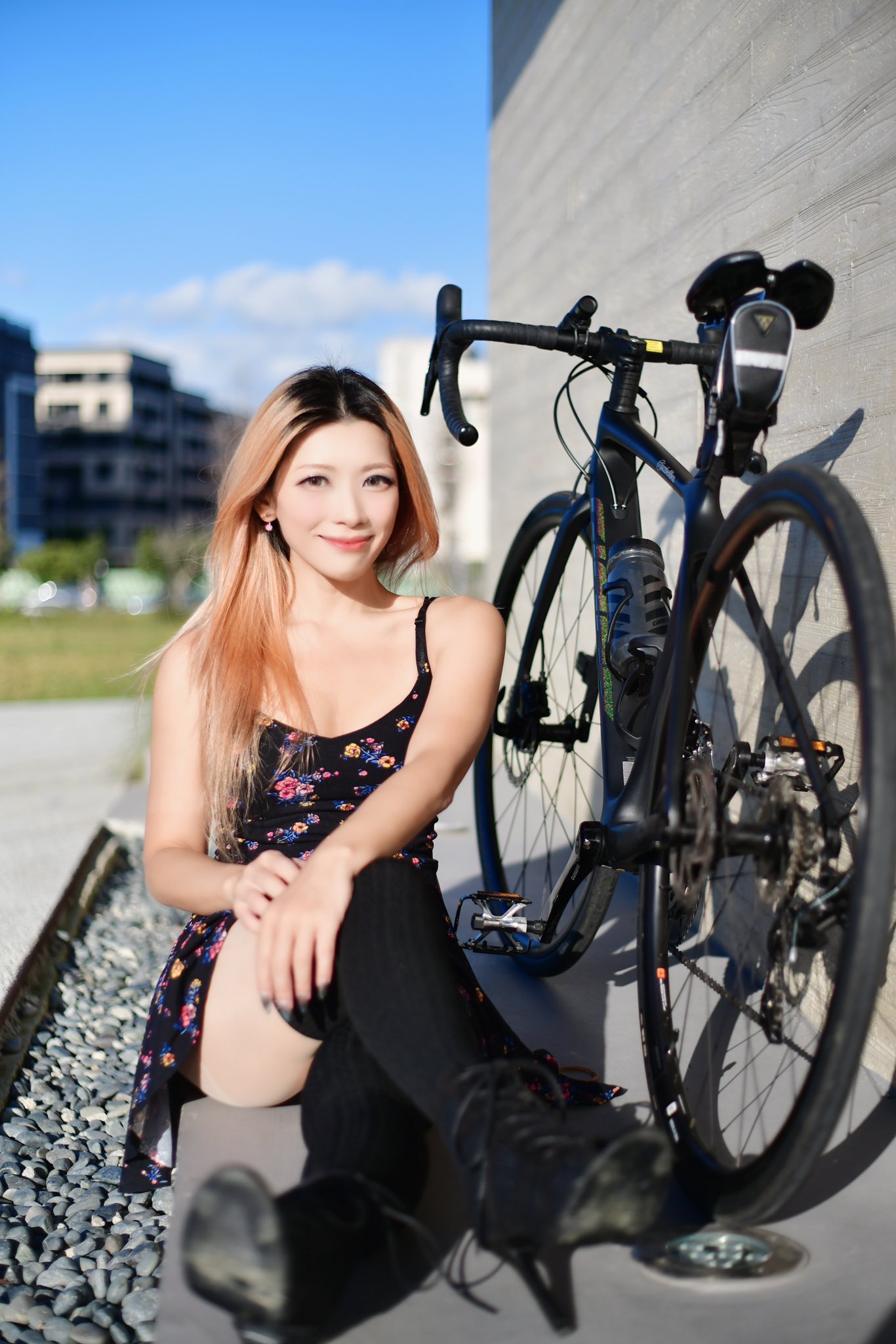 【網路收集系列】性感小野豬-膝上襪單車-第1章-图片13