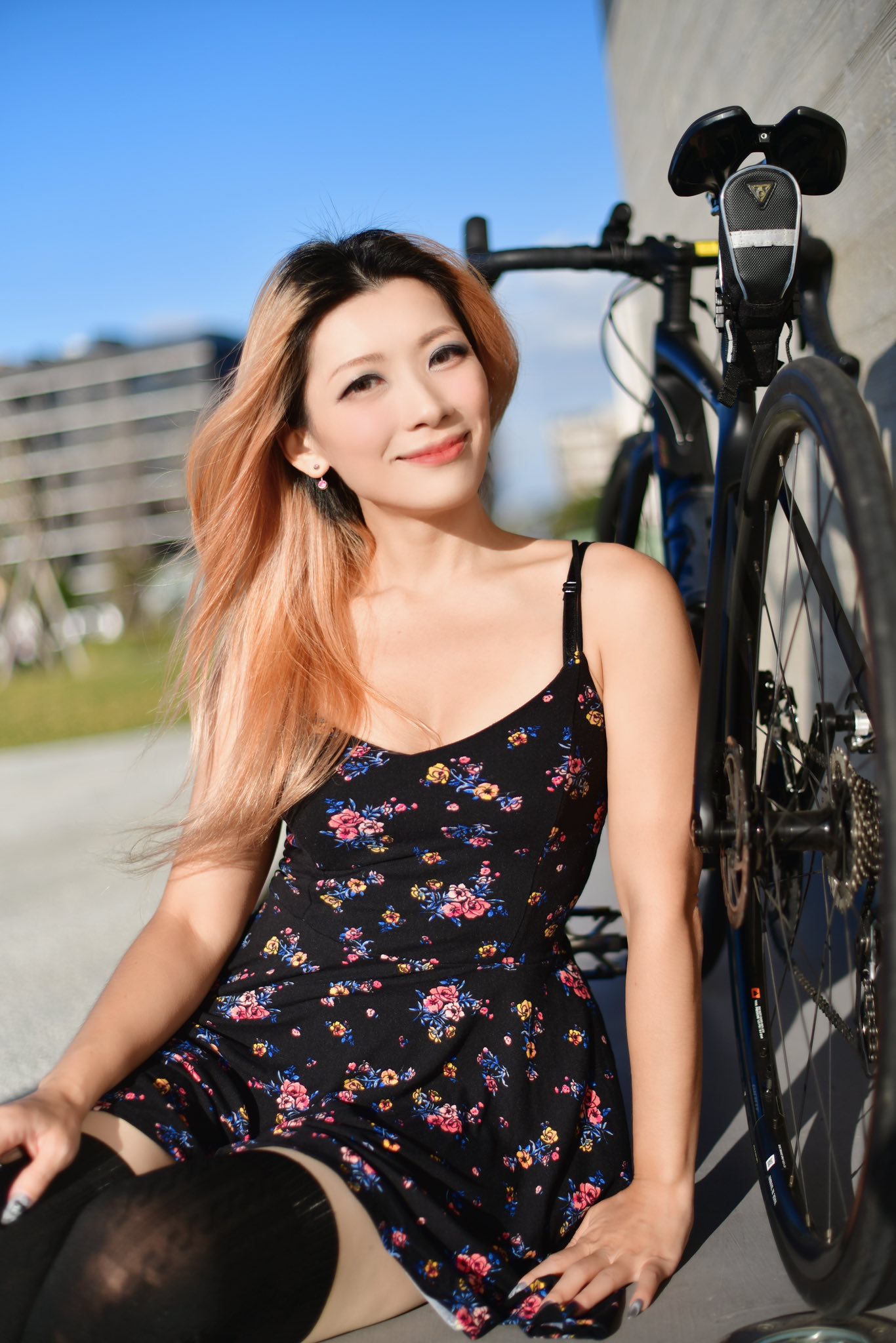 【網路收集系列】性感小野豬-膝上襪單車-第1章-图片18